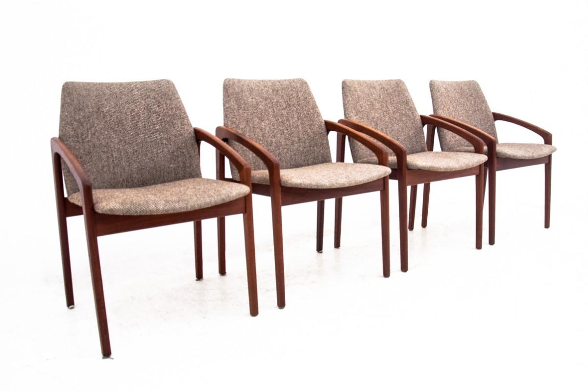 Set of Four Chairs Model 23, Designed by Henning Kjærnulf, Korup Stolefabrik, De 3