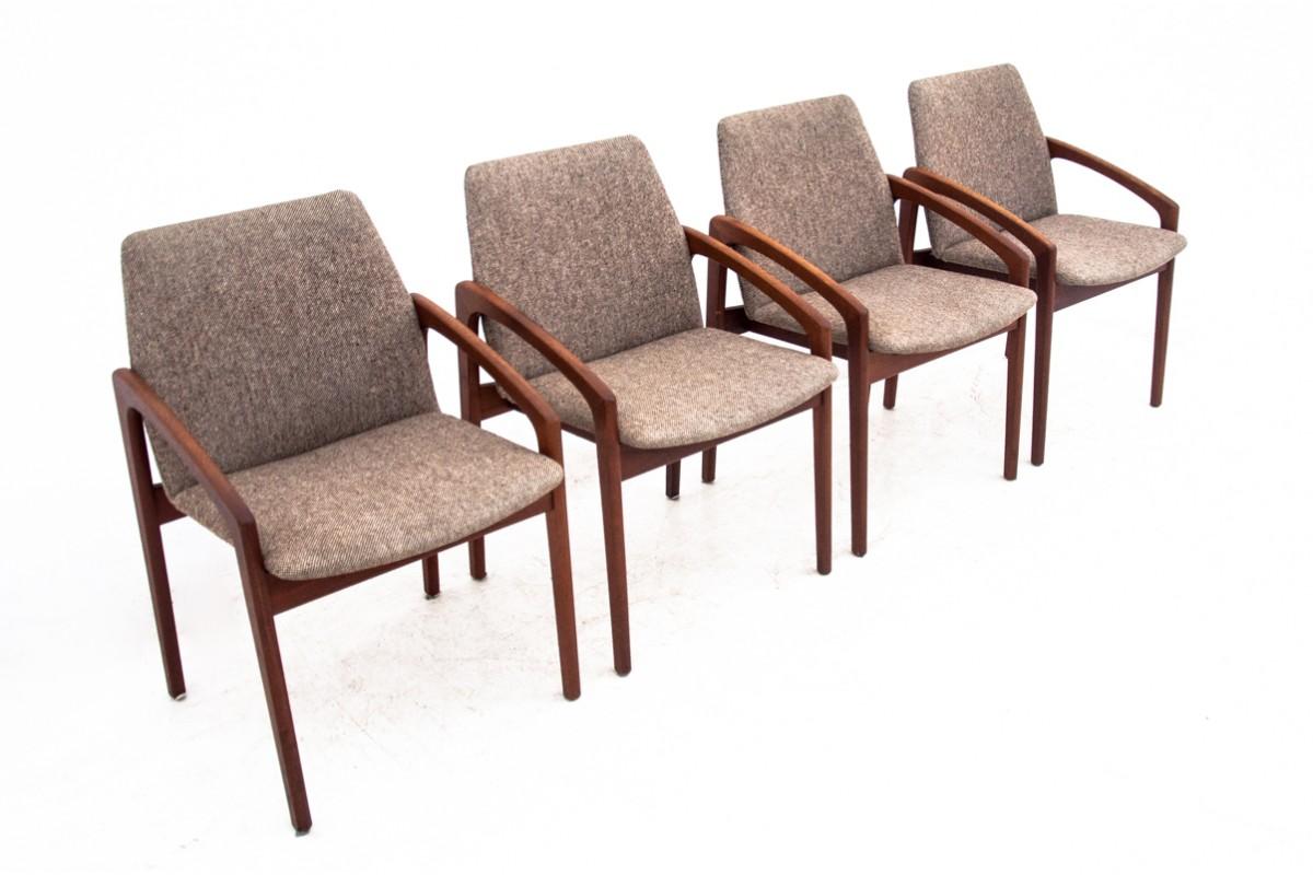 Set of Four Chairs Model 23, Designed by Henning Kjærnulf, Korup Stolefabrik, De 4