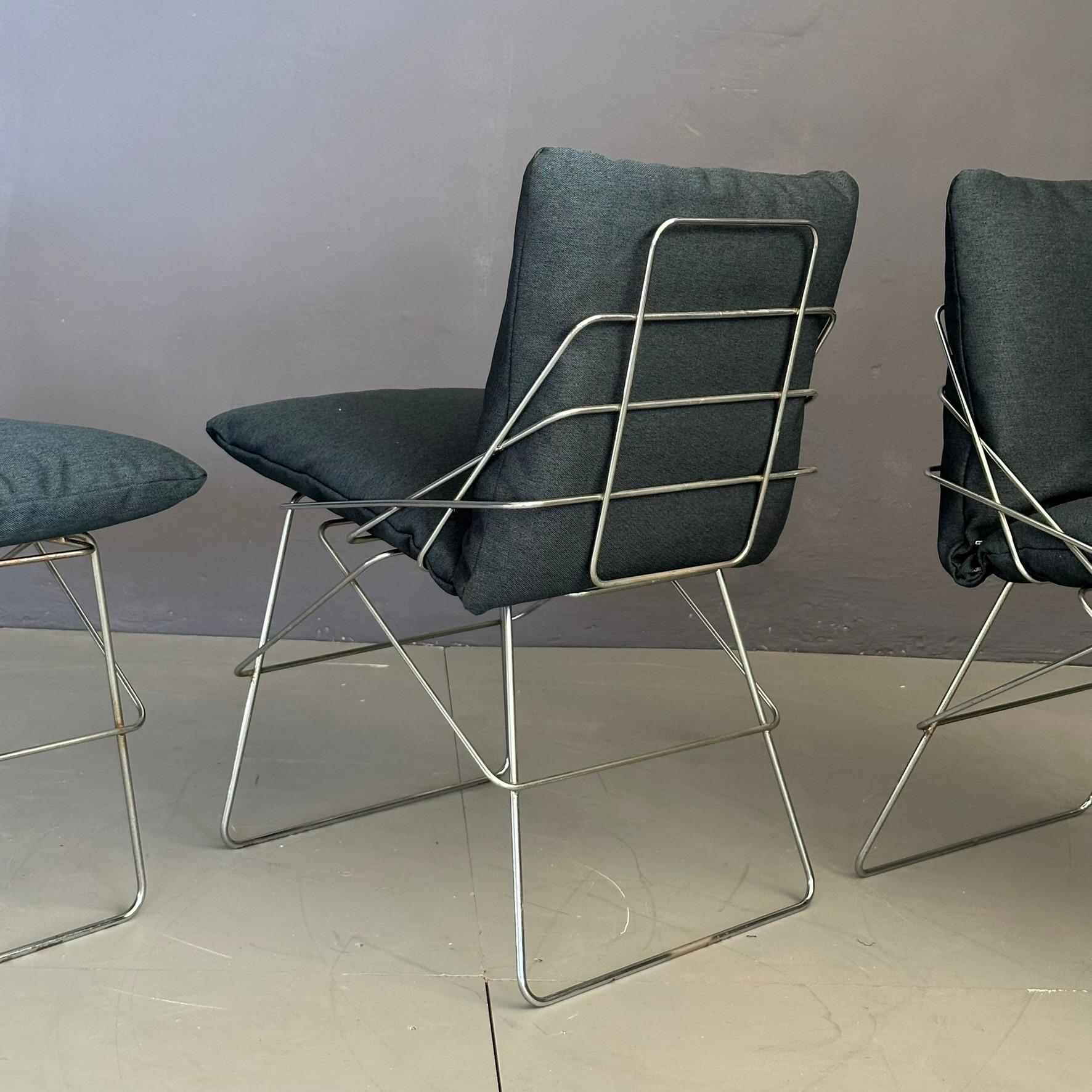 Ensemble de quatre chaises modèle SOF SOF, conçue par Enzo Mari, pour Daride 70 1