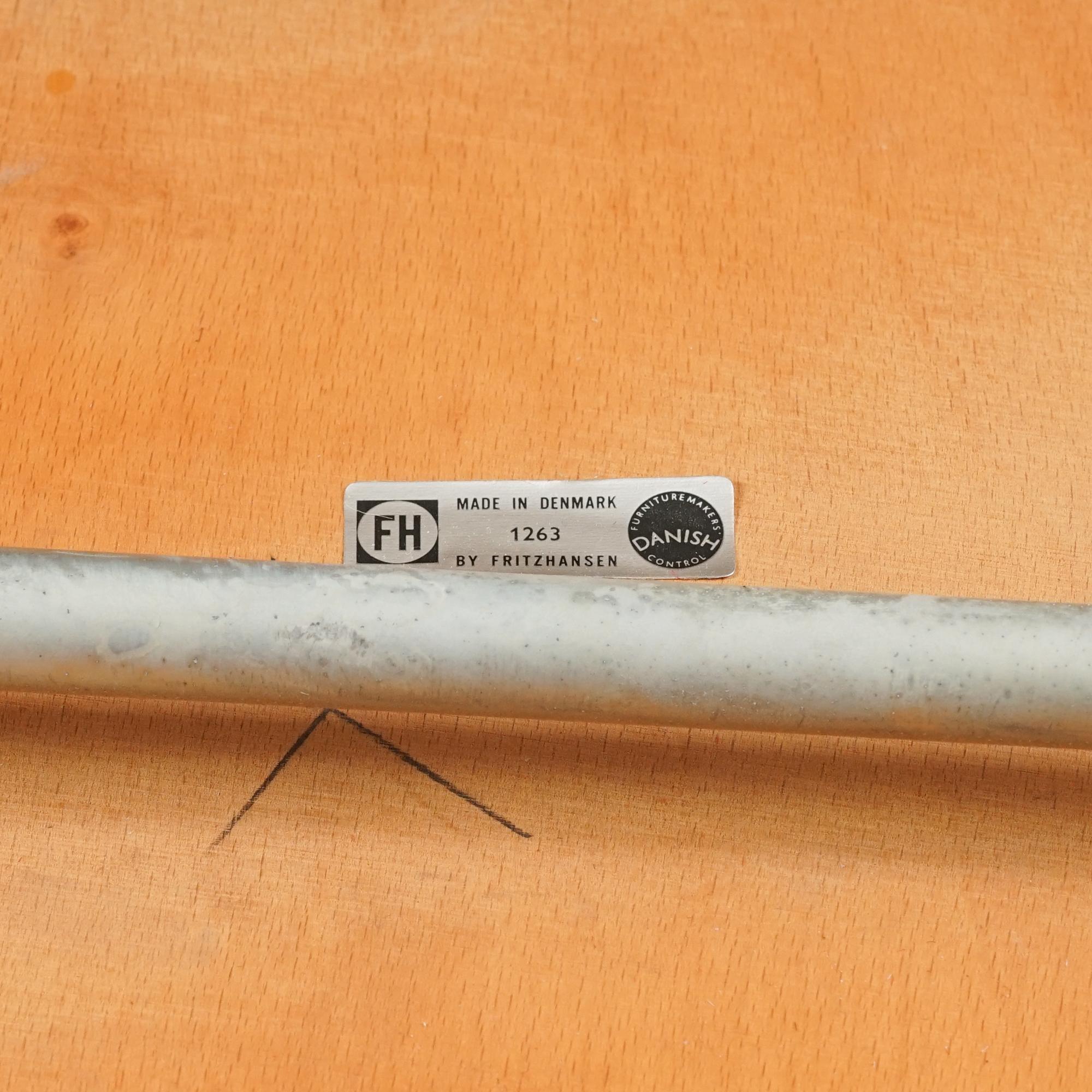 Satz von vier Stühlen, Peter Hvidt & Orla Mølgaard-Nielsen, Fritz Hansen, 1950er Jahre (Mitte des 20. Jahrhunderts) im Angebot