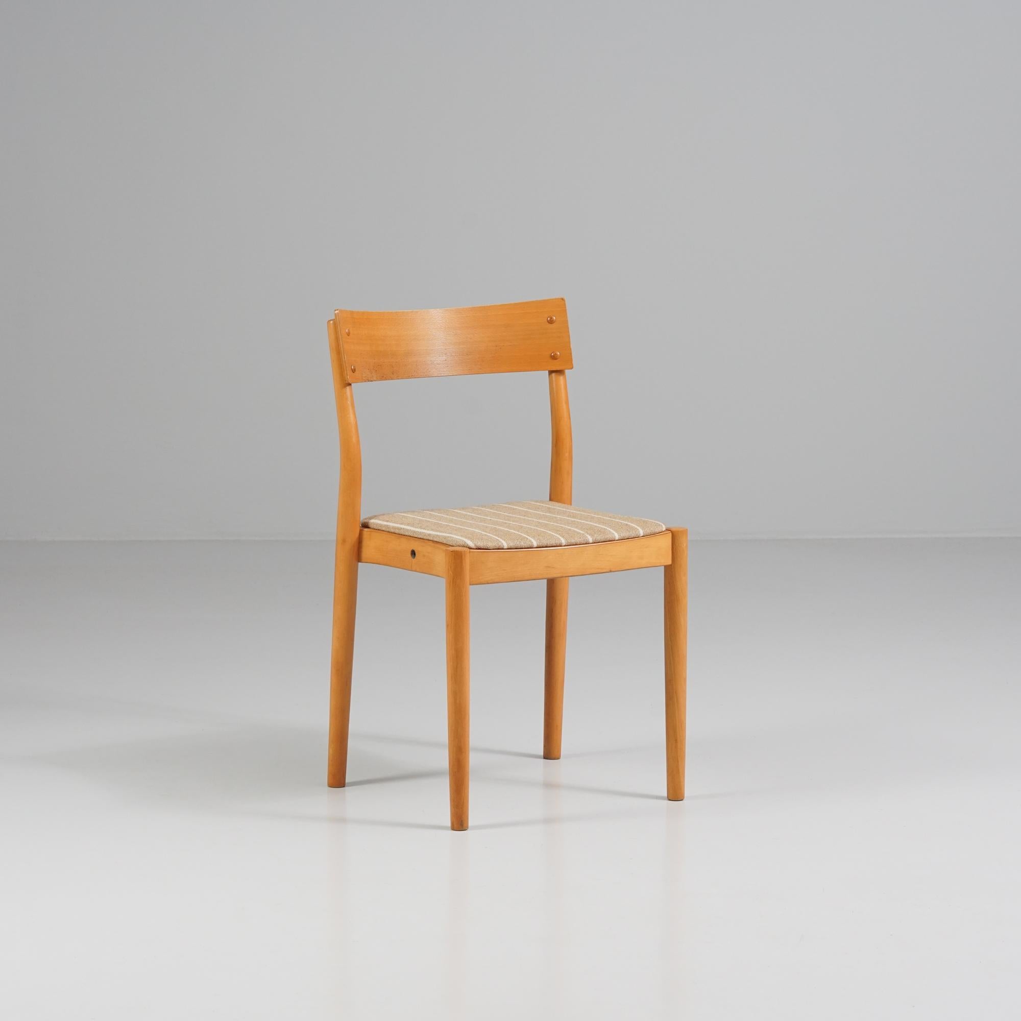 Satz von vier Stühlen, Peter Hvidt & Orla Mølgaard-Nielsen, Fritz Hansen, 1950er Jahre (Stoff) im Angebot