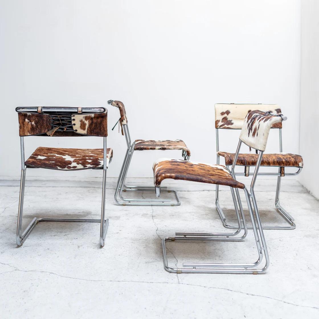 Set of Four Italian Cantilever Chairs, 1970s For Sale 1