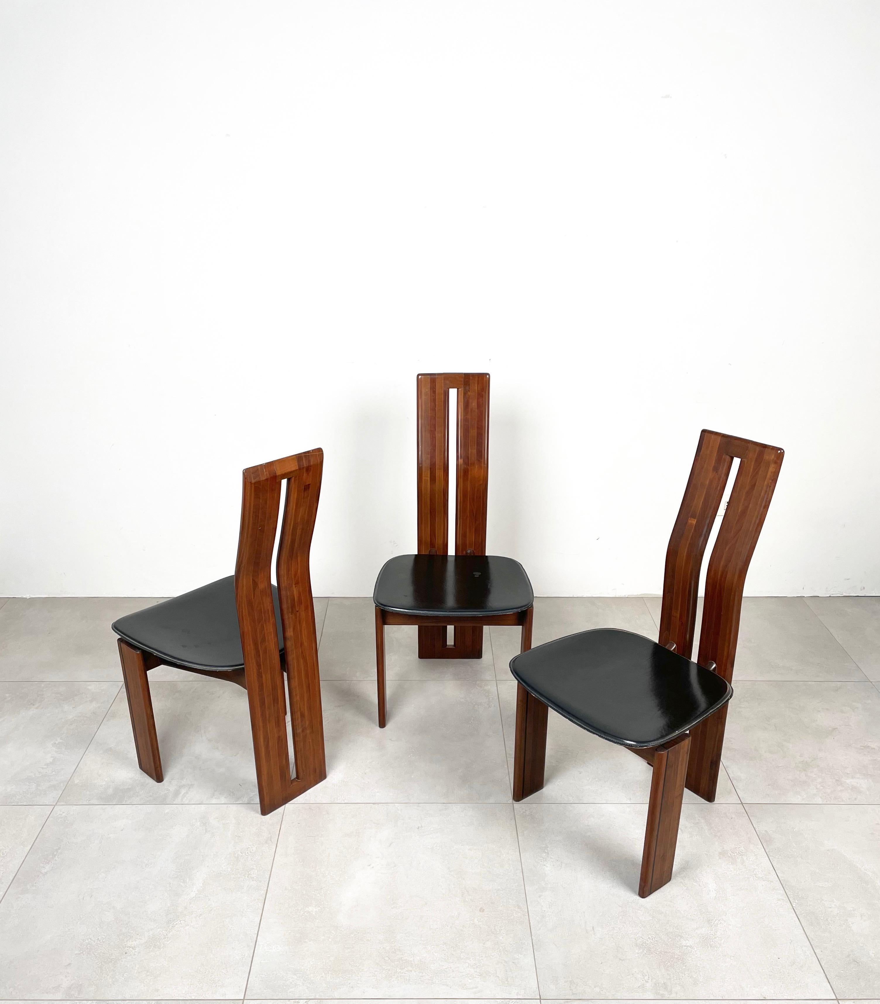 Set of Four Chairs Wood and Leather Mario Marenco for Mobil Girgi, Italy 1970s For Sale 4