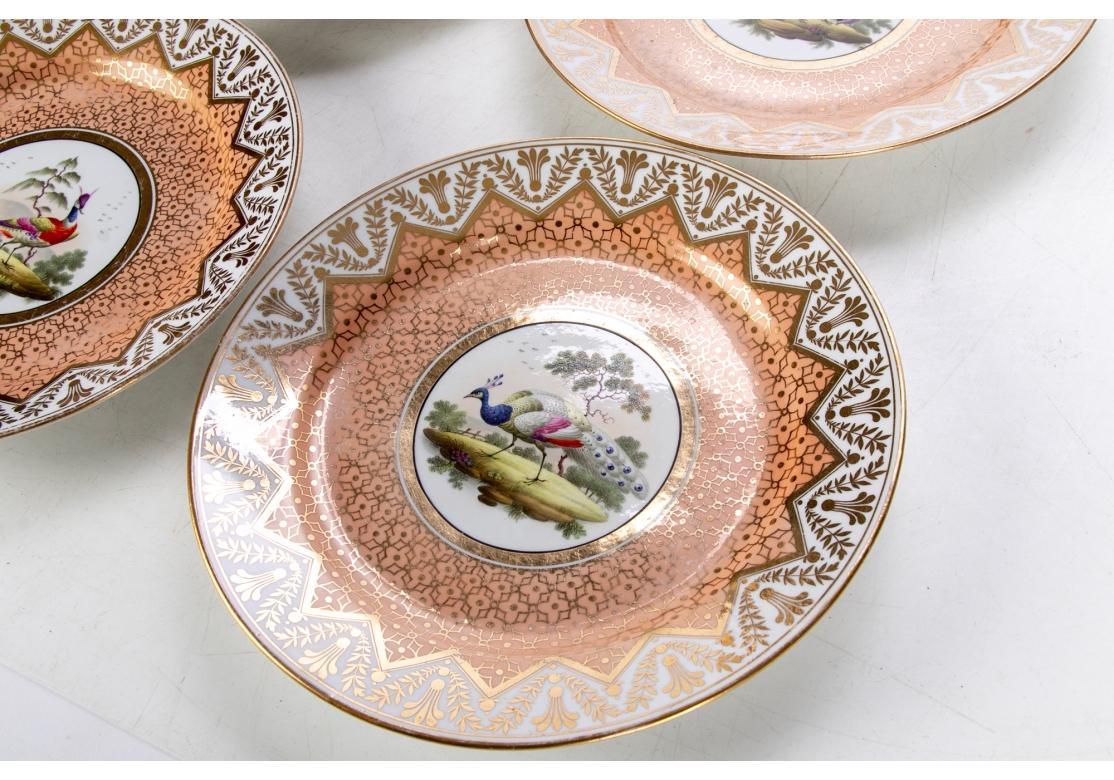Ensemble de quatre assiettes en porcelaine de Chamberlain Worcester avec oiseaux exotiques Bon état à Bridgeport, CT
