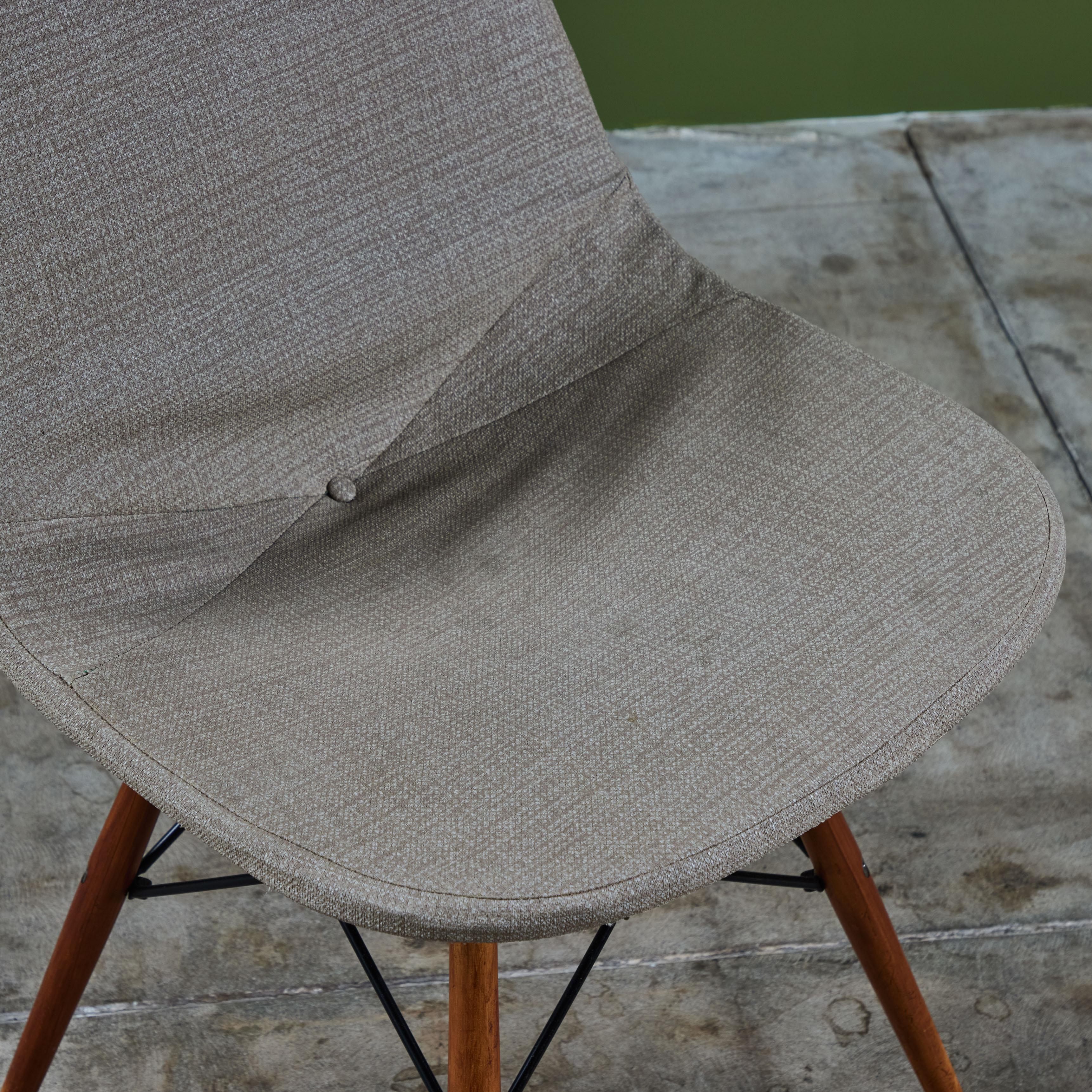Satz von vier Charles and Ray Eames DKW-1 Stühlen für Herman Miller im Angebot 5