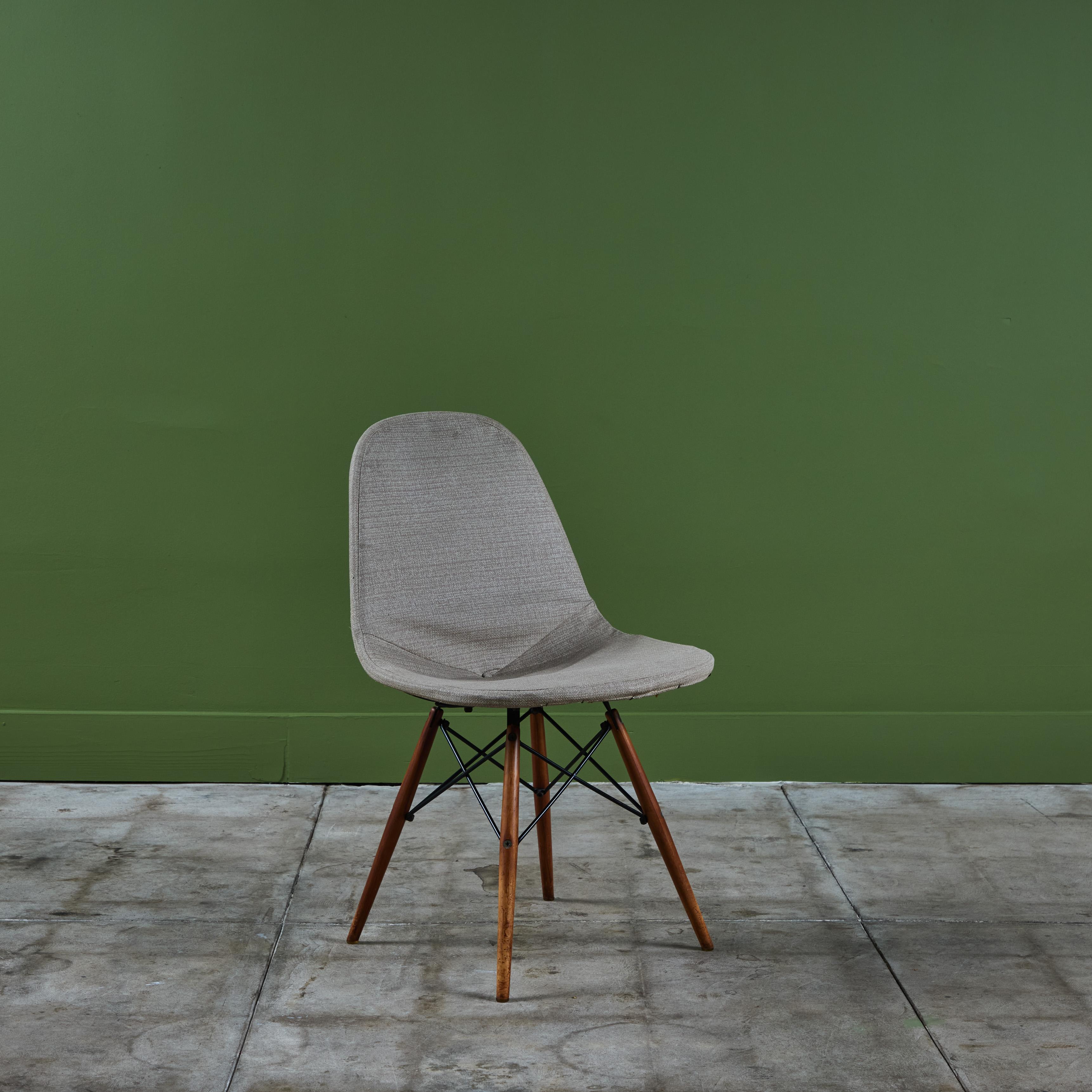 Satz von vier Charles and Ray Eames DKW-1 Stühlen für Herman Miller (Mitte des 20. Jahrhunderts) im Angebot