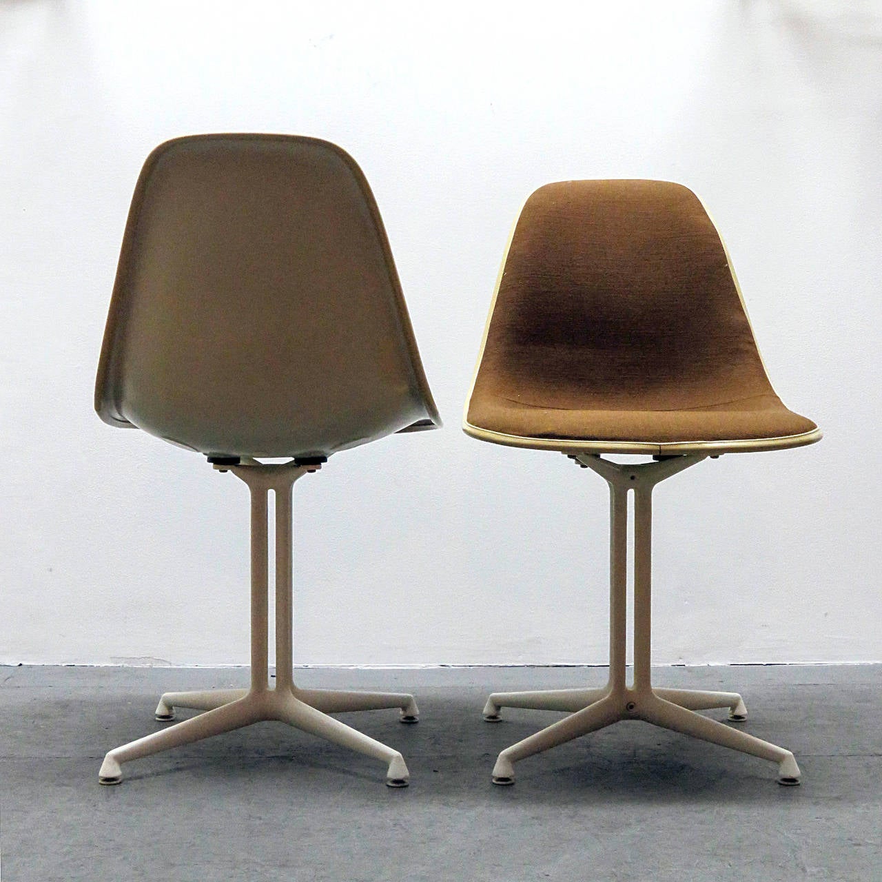 Mid-Century Modern Set of Four Charles and Ray Eames La Fonda Chairs
