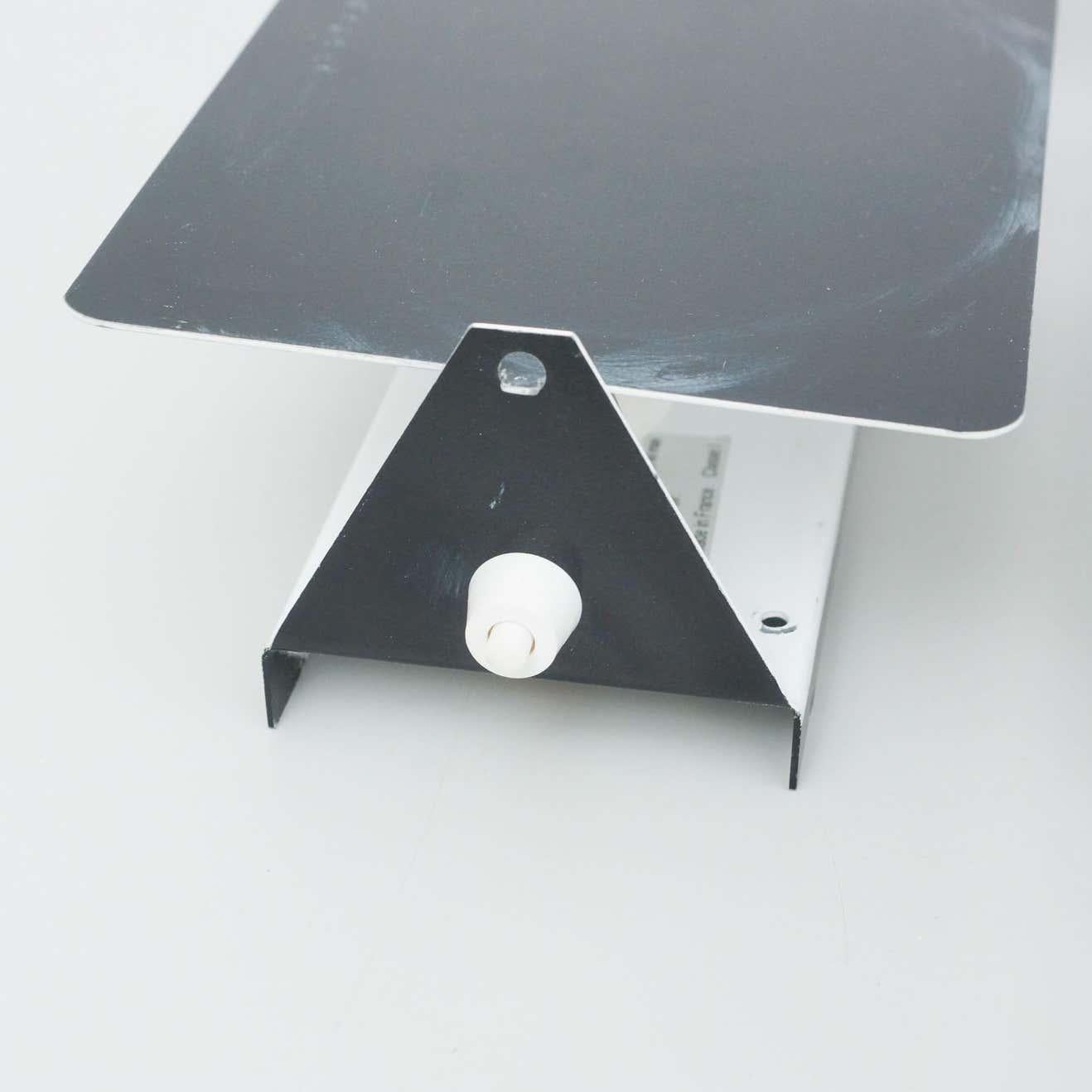 Juego de cuatro apliques Charlotte Perriand, modernos de mediados de siglo, negros CP-1 en venta 9