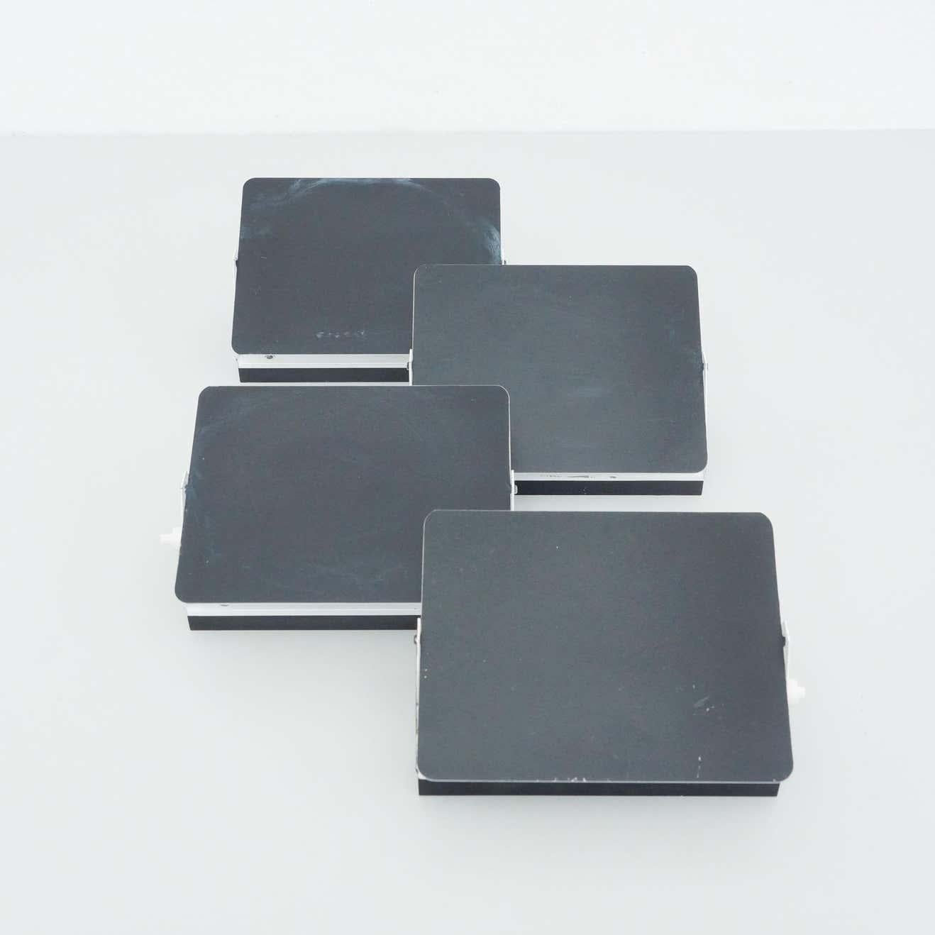 Juego de cuatro apliques Charlotte Perriand, modernos de mediados de siglo, negros CP-1 mediados del siglo XX en venta
