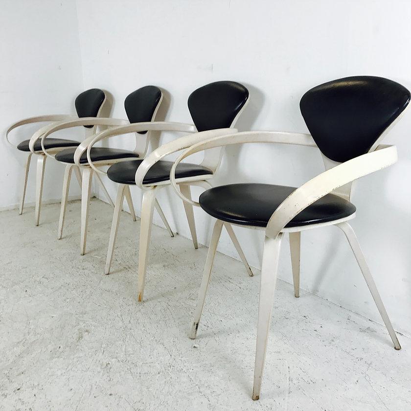 Set of four Cherner armchairs. Chairs are in good vintage condition and refinishing is recommended, circa 1960s.

Dimensions: 25