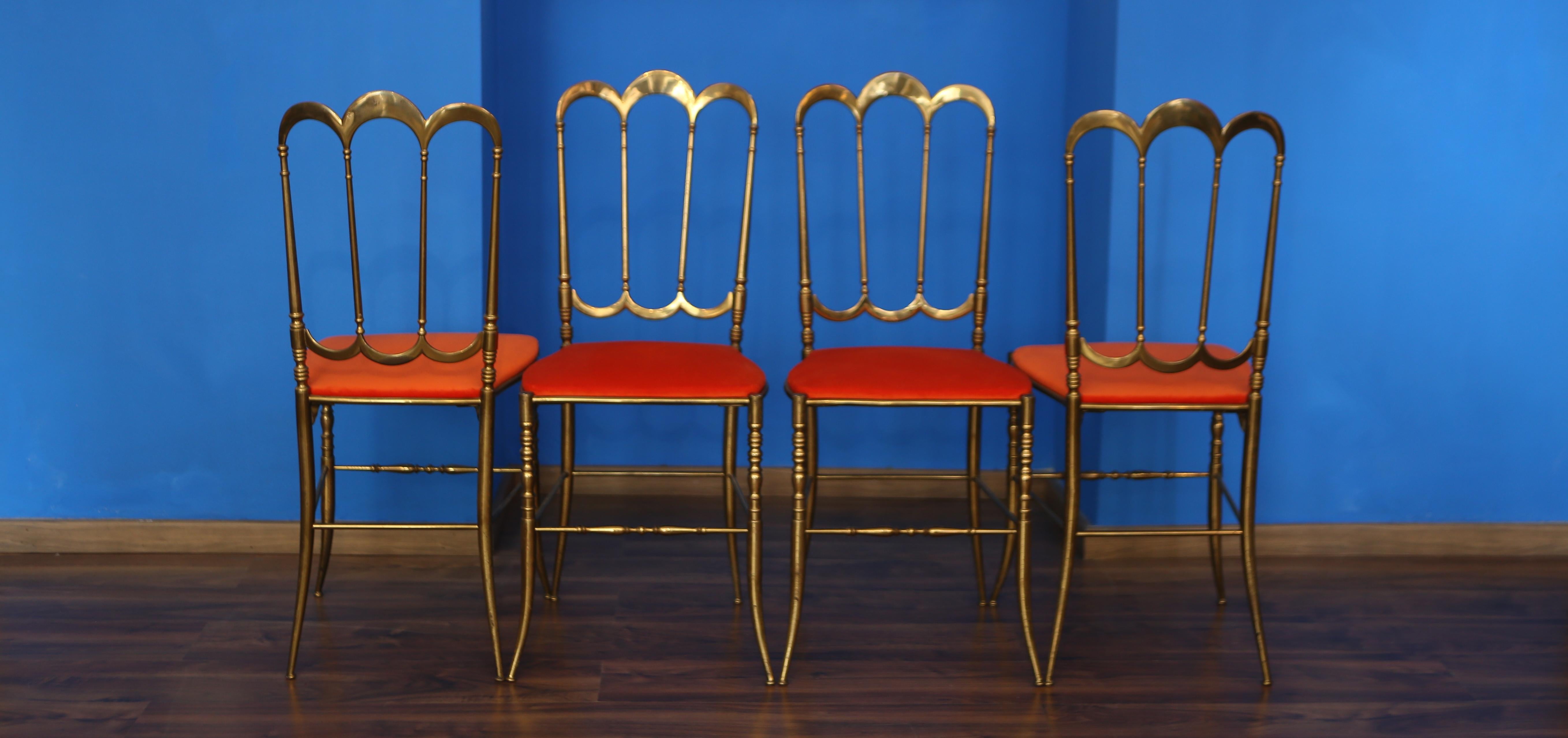 Italian Ensemble de quatre chaises Chiavarine en laiton et velours orange, Italie, années 1950 en vente