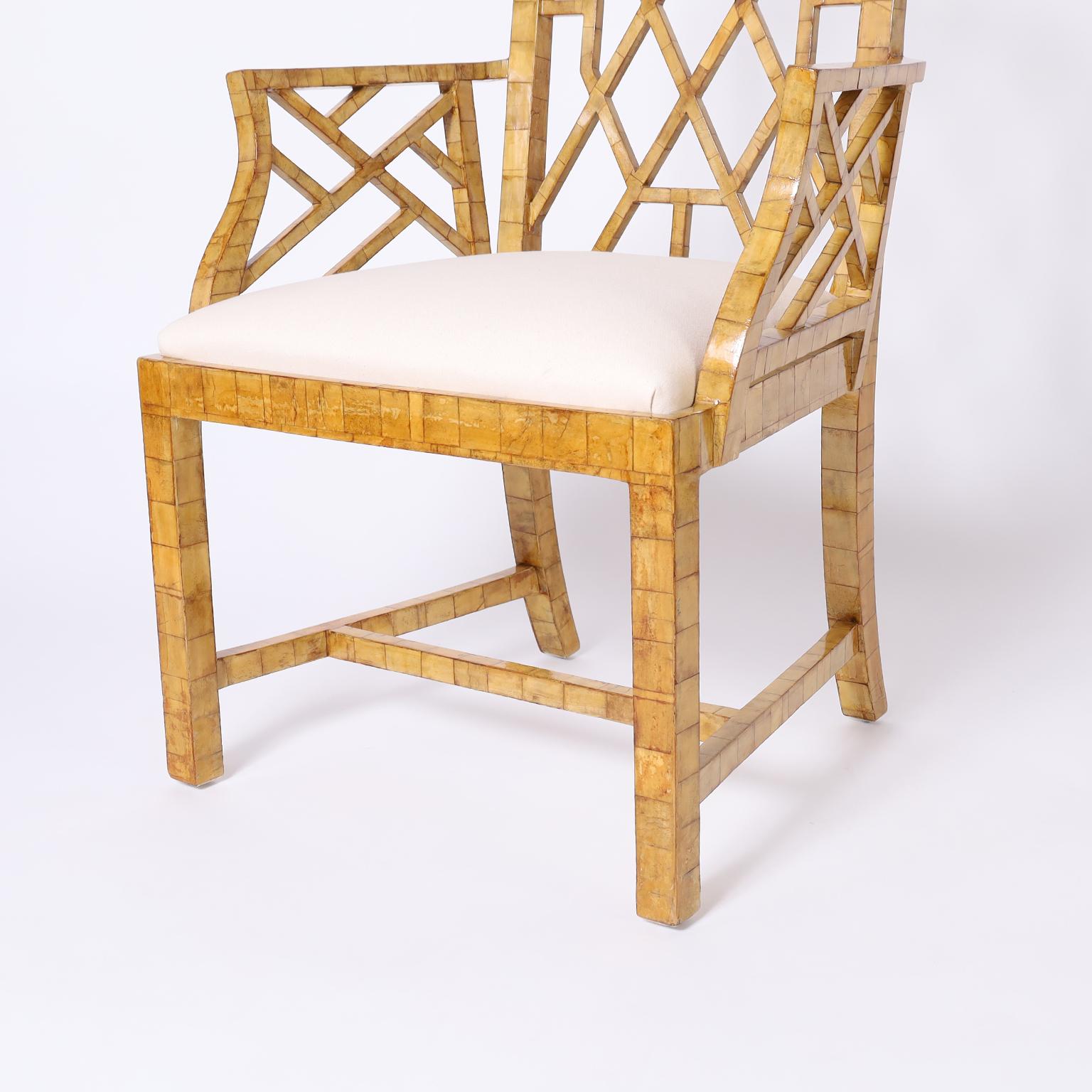 Os Ensemble de quatre chaises de salle à manger chinoises de style Chippendale en vente