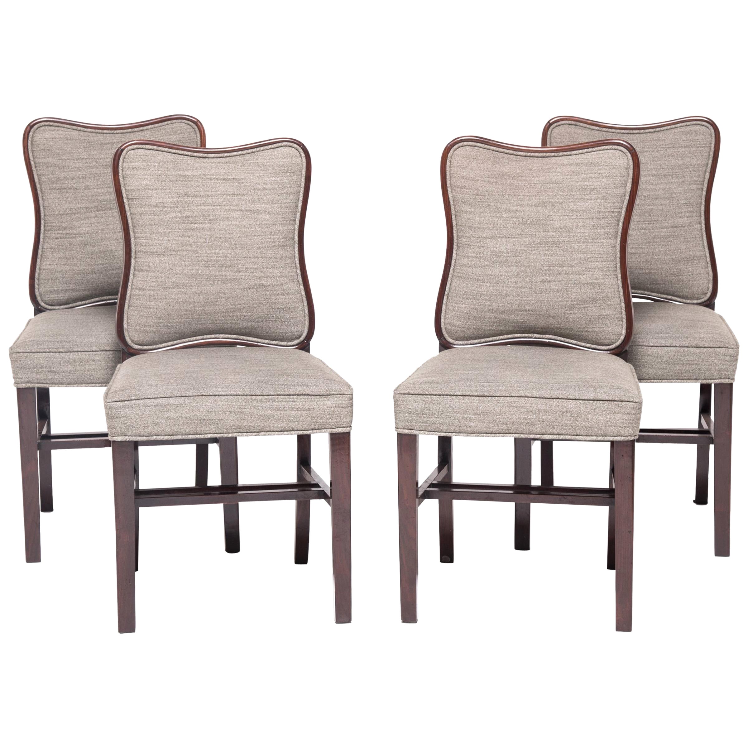 Ensemble de quatre chaises de salle à manger de style déco chinois, vers les années 1930 en vente