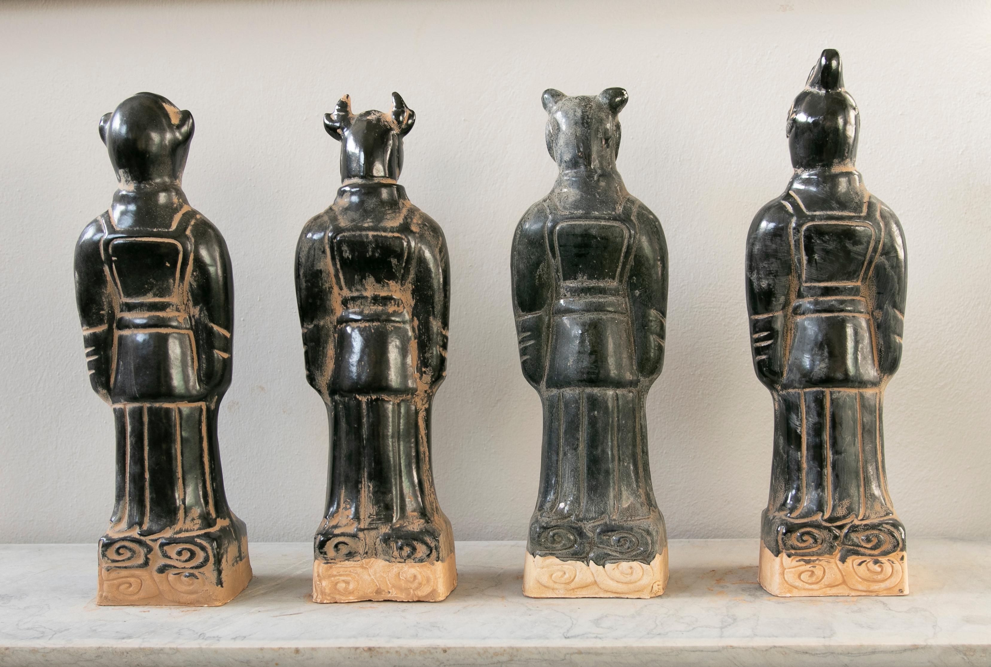 Set of Four Chinese Mythological Gods in Black Glazed Terracotta In Good Condition For Sale In Marbella, ES