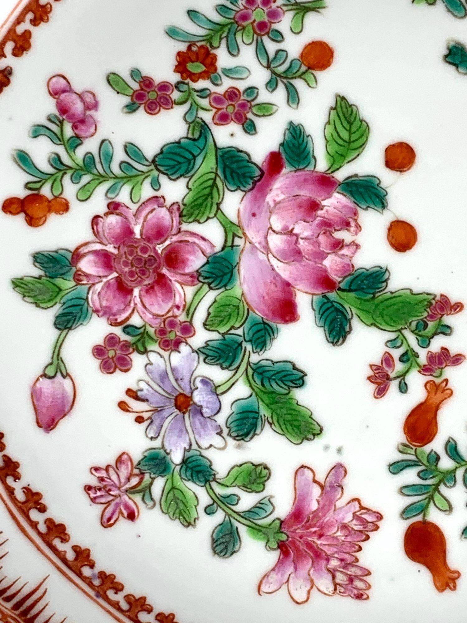 Qing Set of Four Chinese Porcelain Famille Rose Dishes Late 19th Century Circa 1880 For Sale