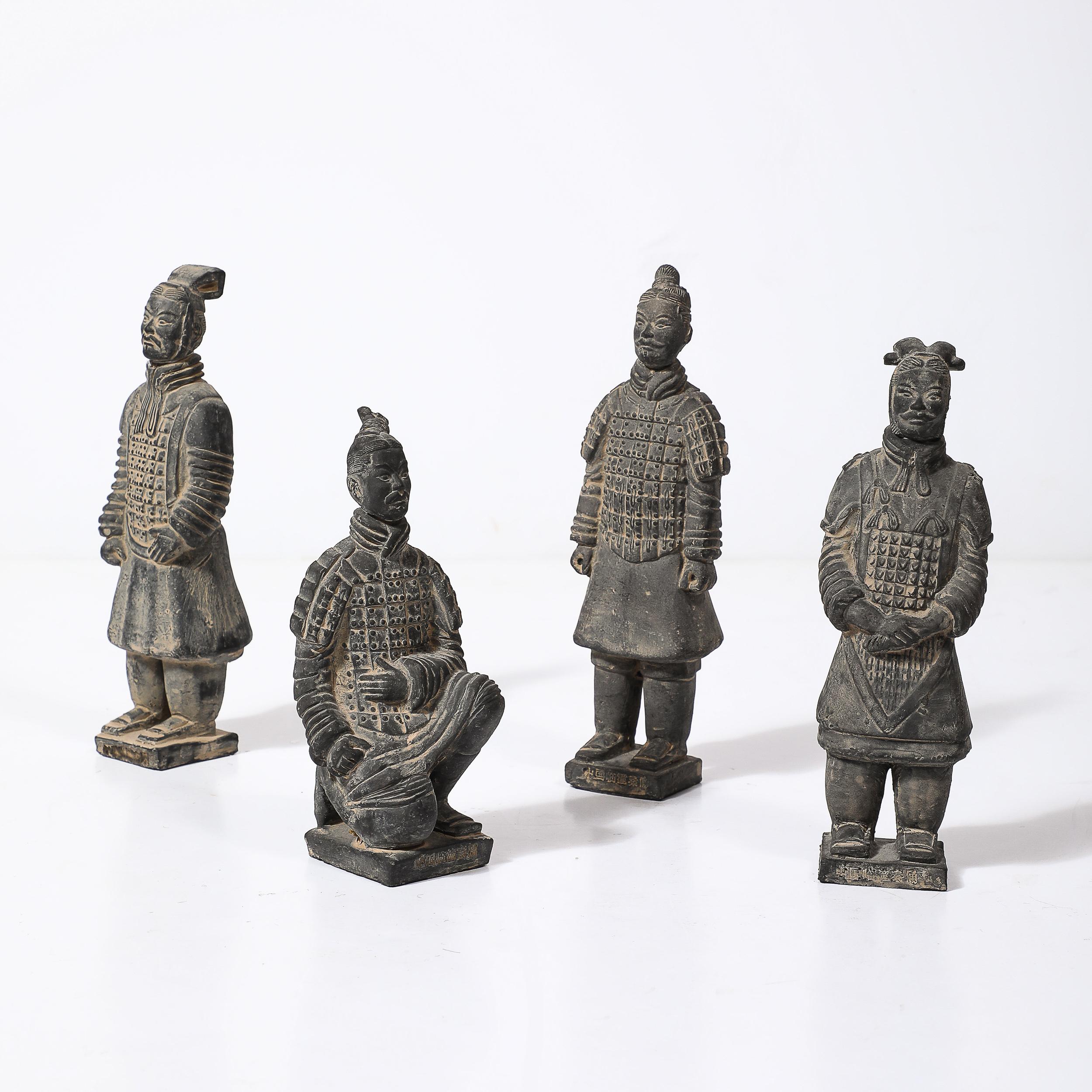 Set di quattro sculture di guerrieri di terracotta in stile mausoleo cinese di Qin Shi Huang in vendita 4