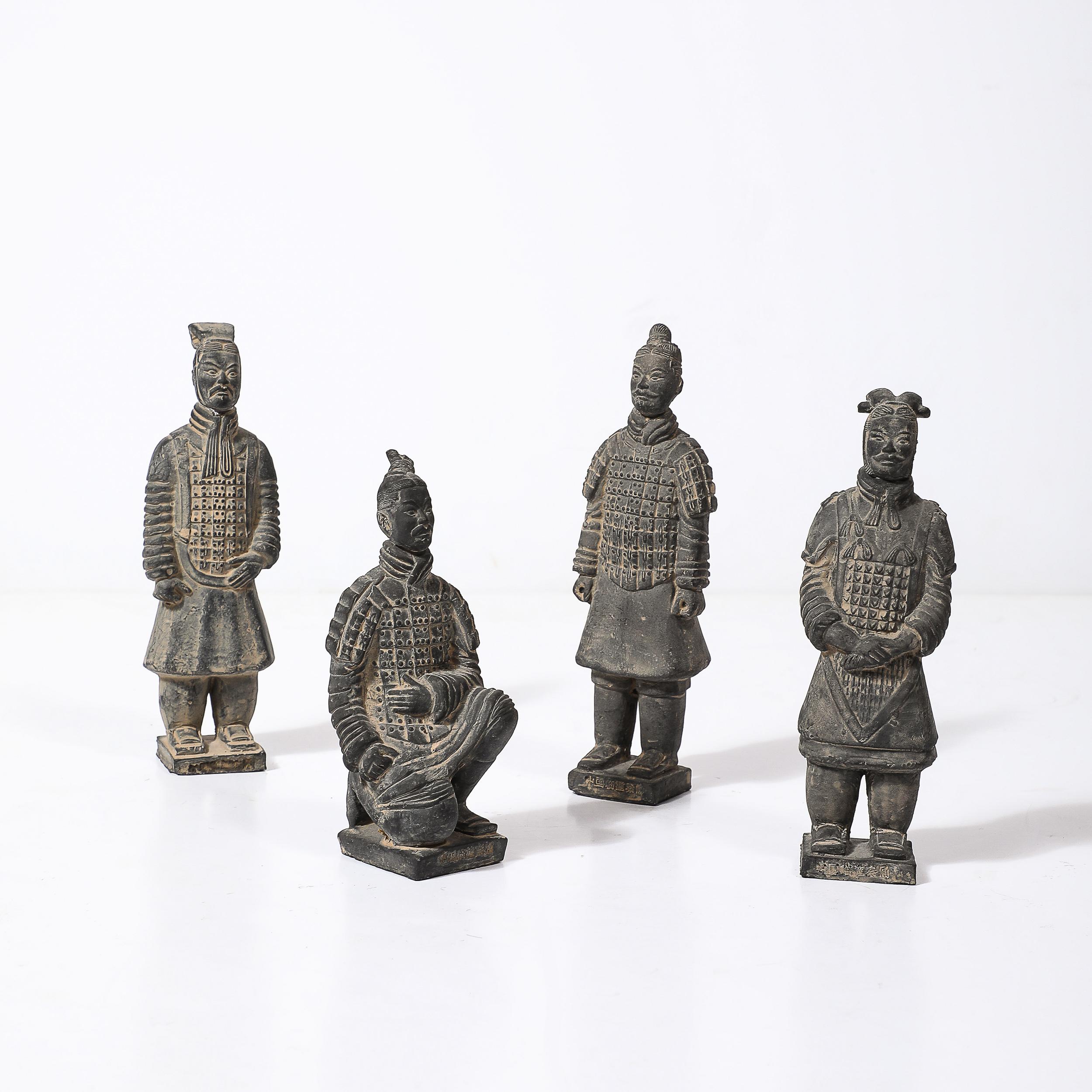 Set di quattro sculture di guerrieri di terracotta in stile mausoleo cinese di Qin Shi Huang in vendita 5