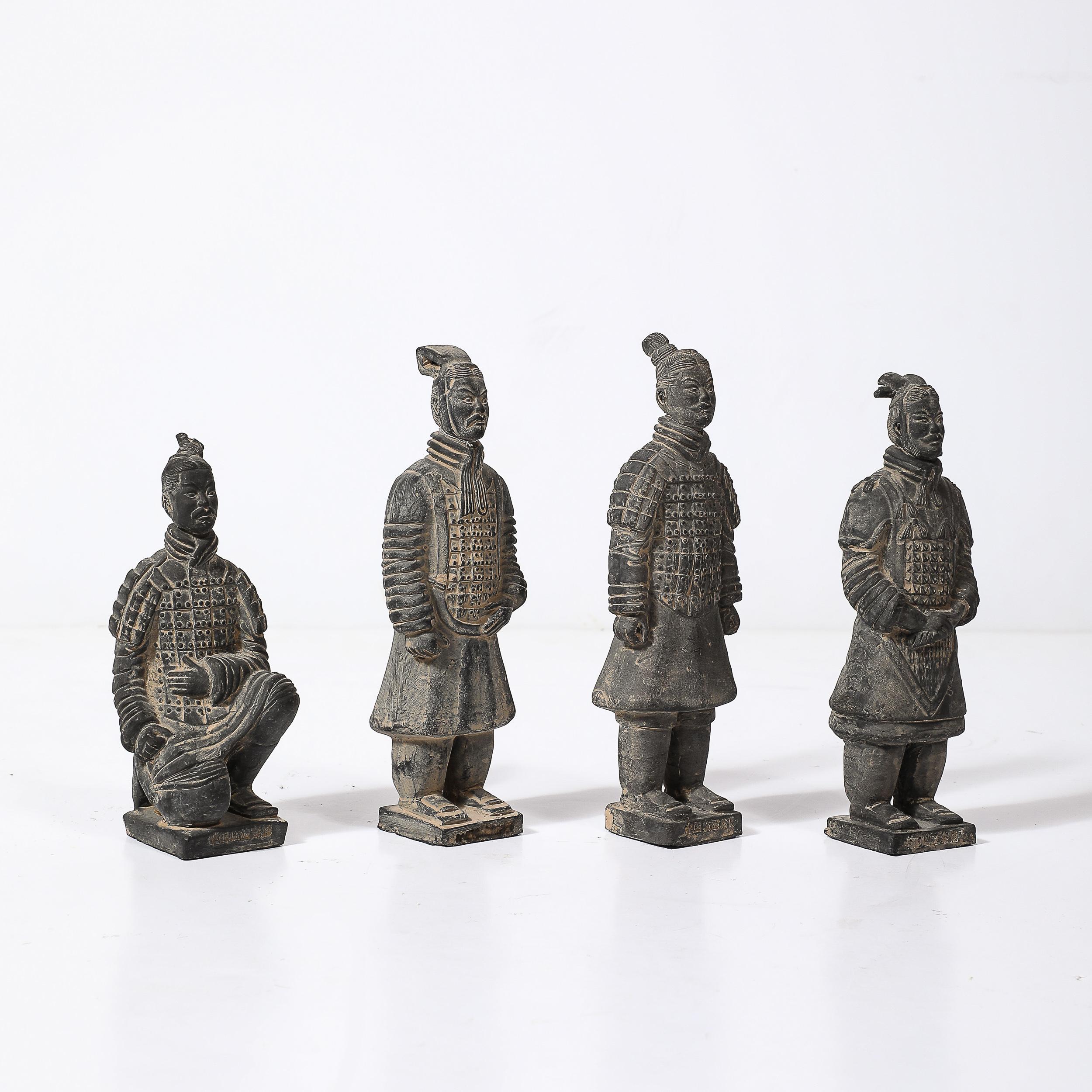 Terracotta Set di quattro sculture di guerrieri di terracotta in stile mausoleo cinese di Qin Shi Huang in vendita