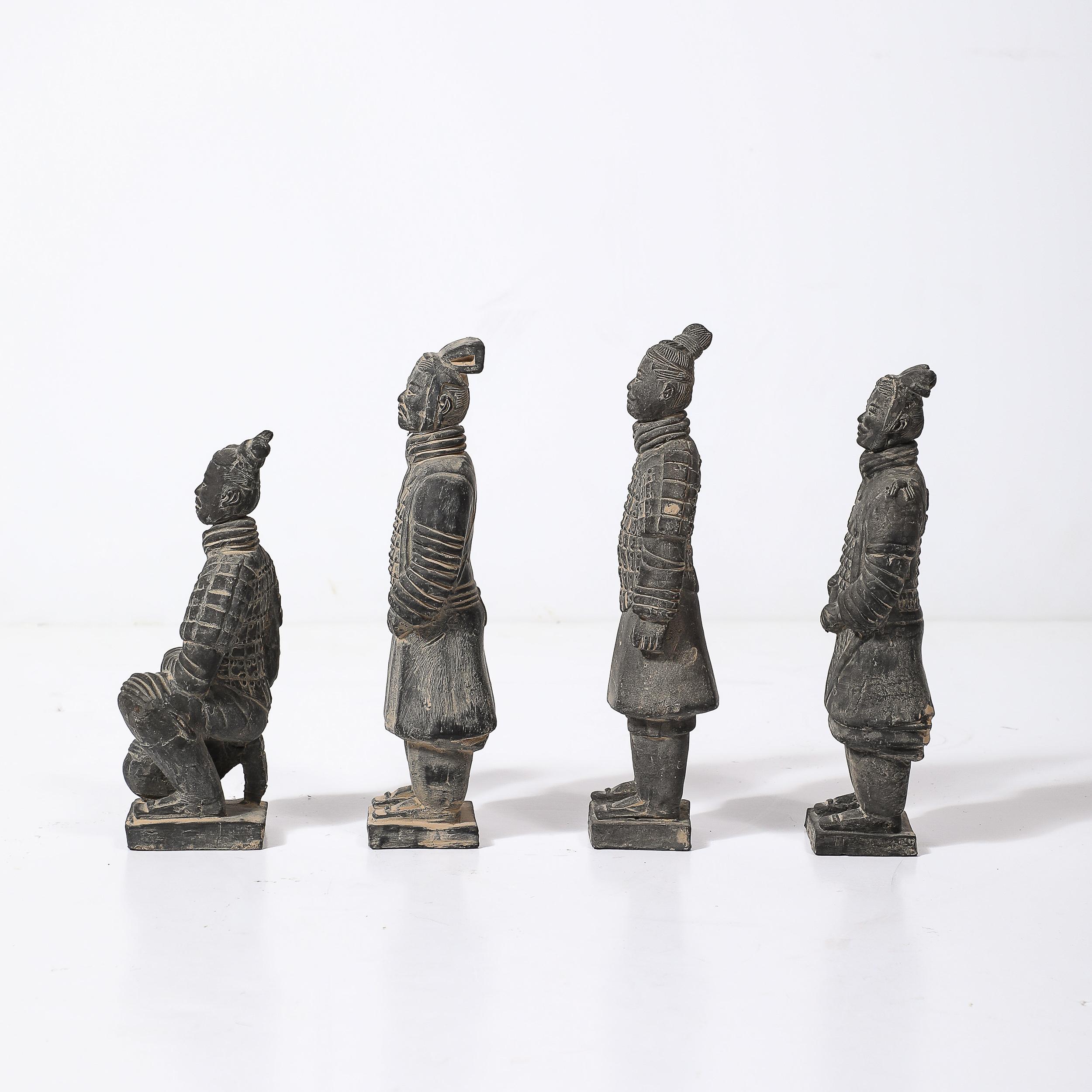 Set di quattro sculture di guerrieri di terracotta in stile mausoleo cinese di Qin Shi Huang in vendita 3