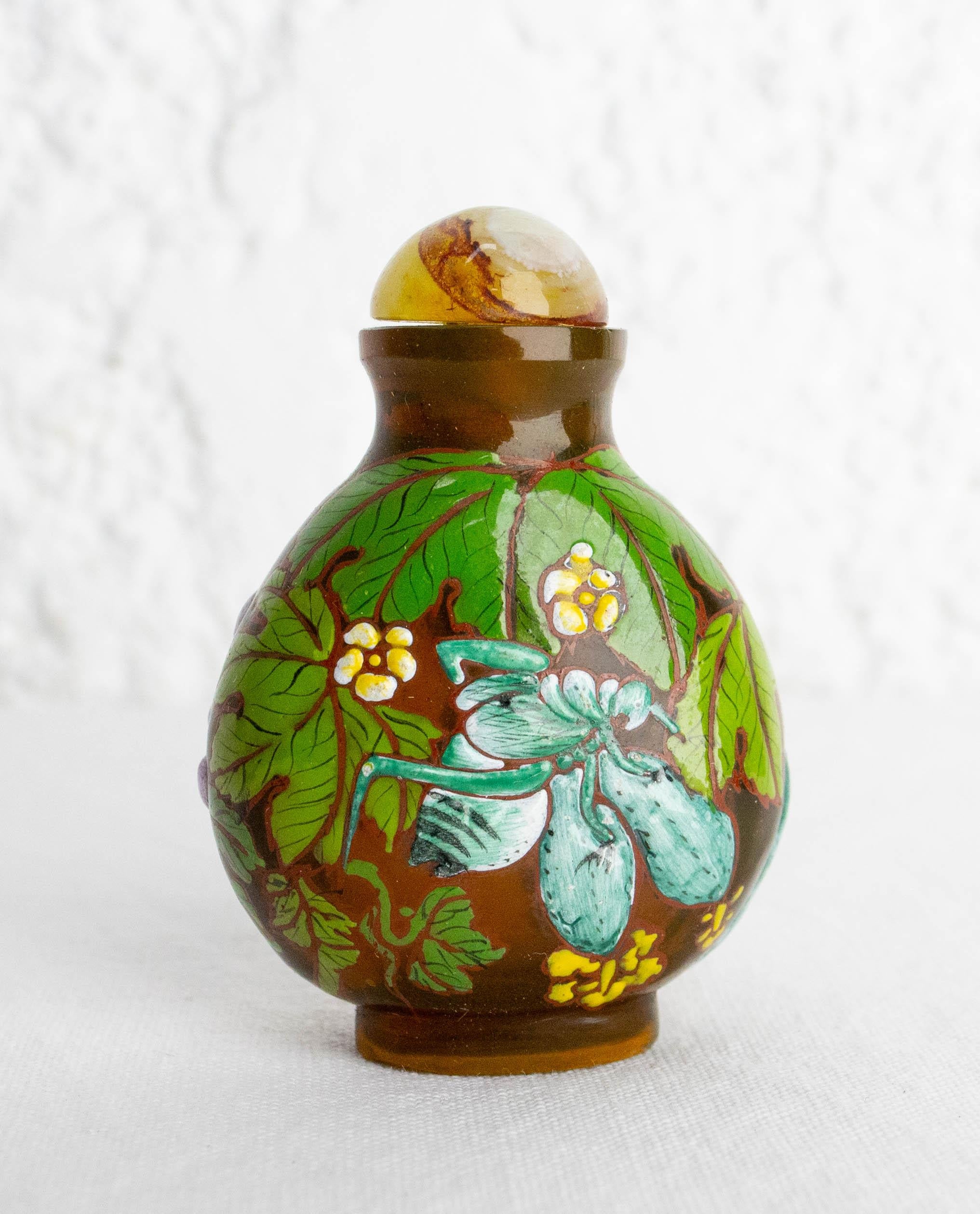 Ensemble de quatre tabatières ou flacons de parfum chinois en porcelaine émaillée début du 20e siècle en vente 5