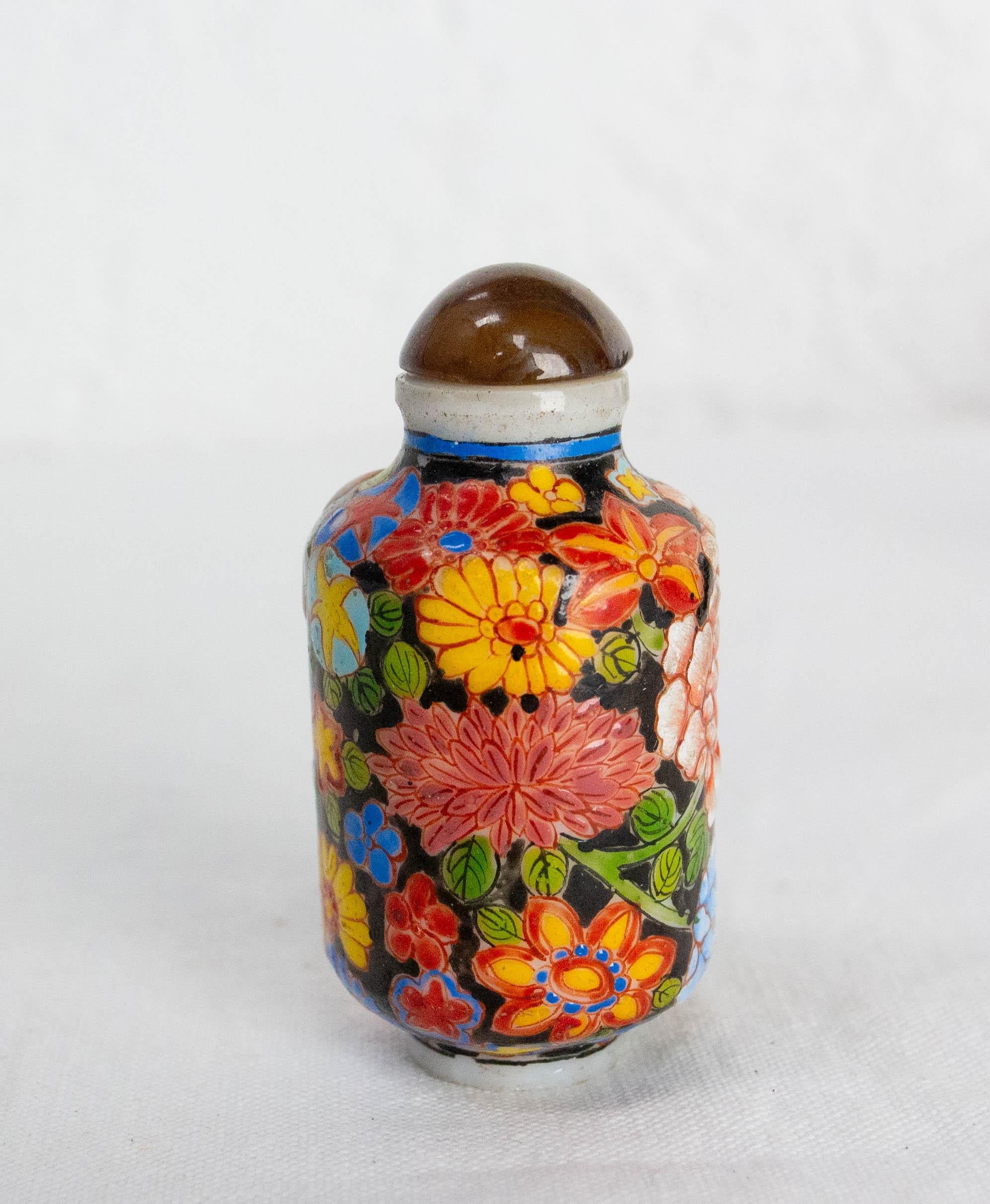 Ensemble de quatre tabatières ou flacons de parfum chinois en porcelaine émaillée début du 20e siècle en vente 6
