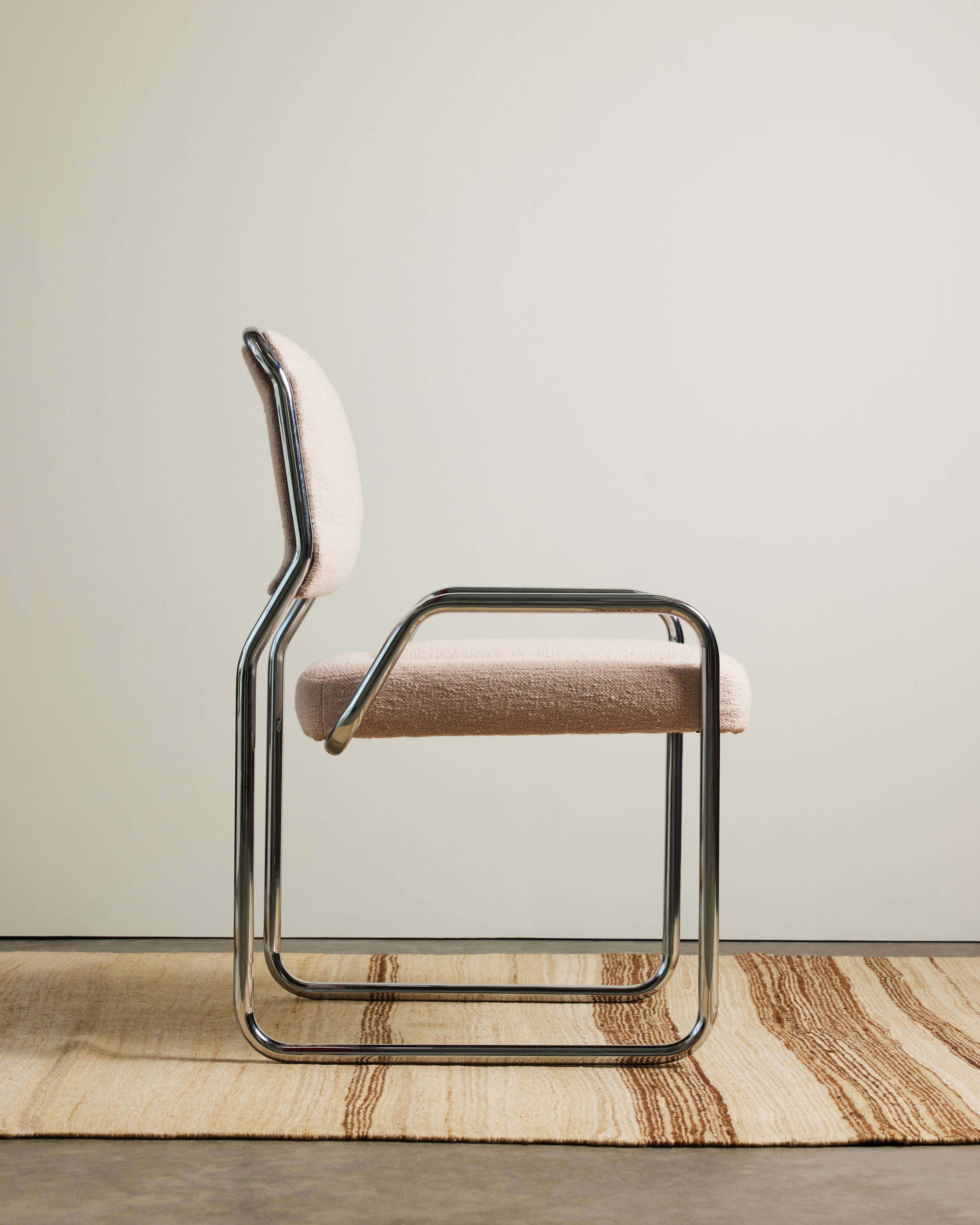 Set of Four Chrome Cantilever Dining Chairs with New Boucle Upholstery, France (Bouclé) im Angebot
