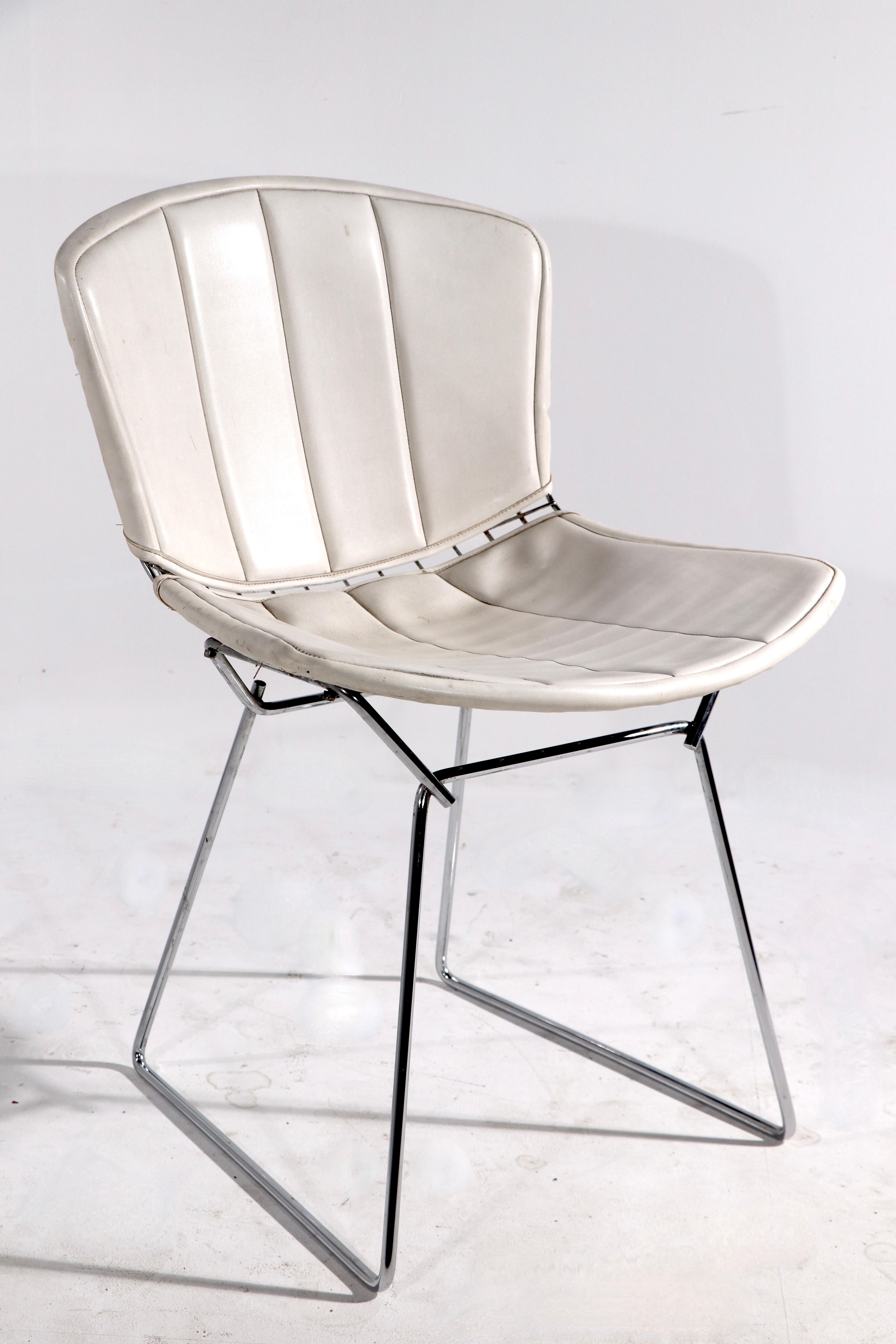 Set of Four Chrome Dining Chairs by Bertoia for Knoll In Good Condition For Sale In New York, NY