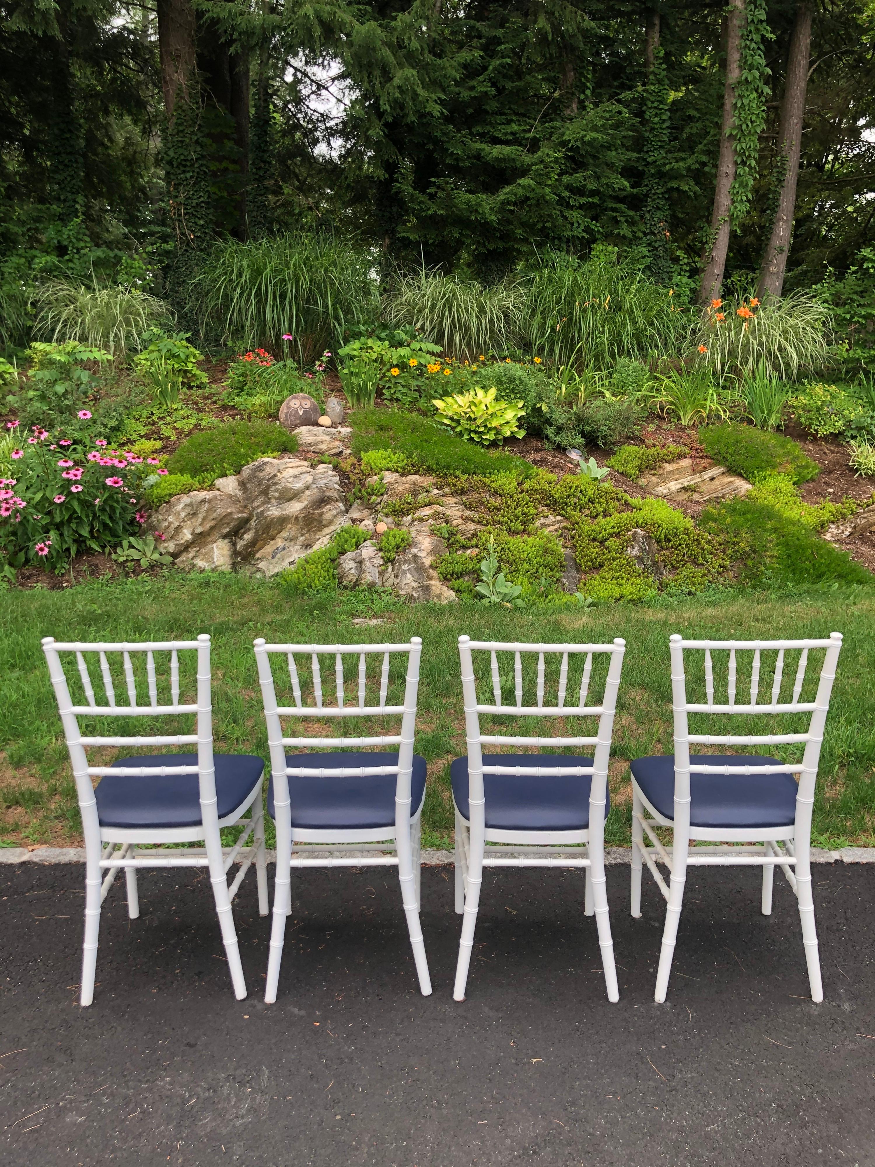 Set of Four Classic White Wooden Chiavari Chairs with Navy Seats For Sale 5