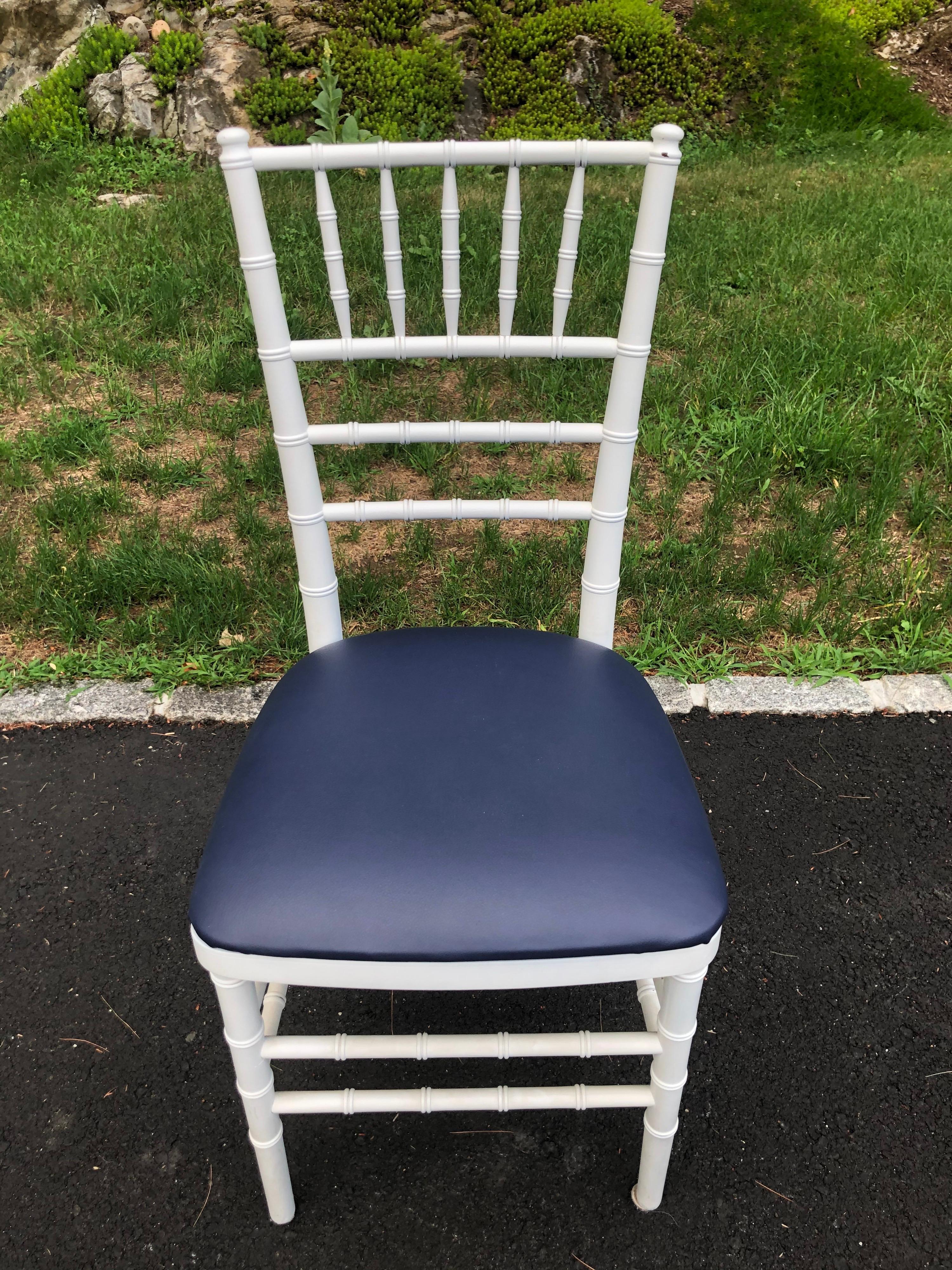 Set of Four Classic White Wooden Chiavari Chairs with Navy Seats For Sale 10