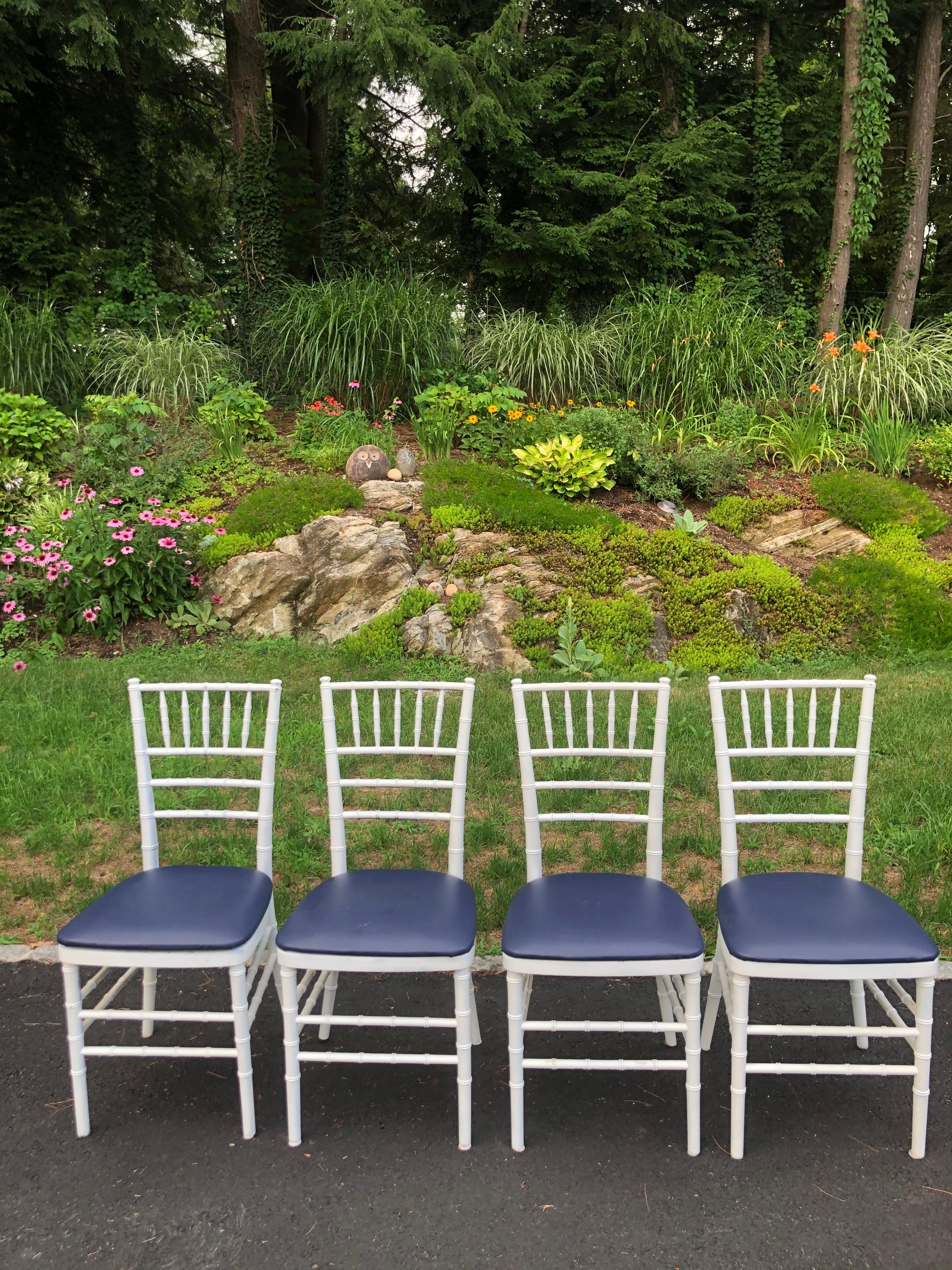 silver chiavari chair with white cushion