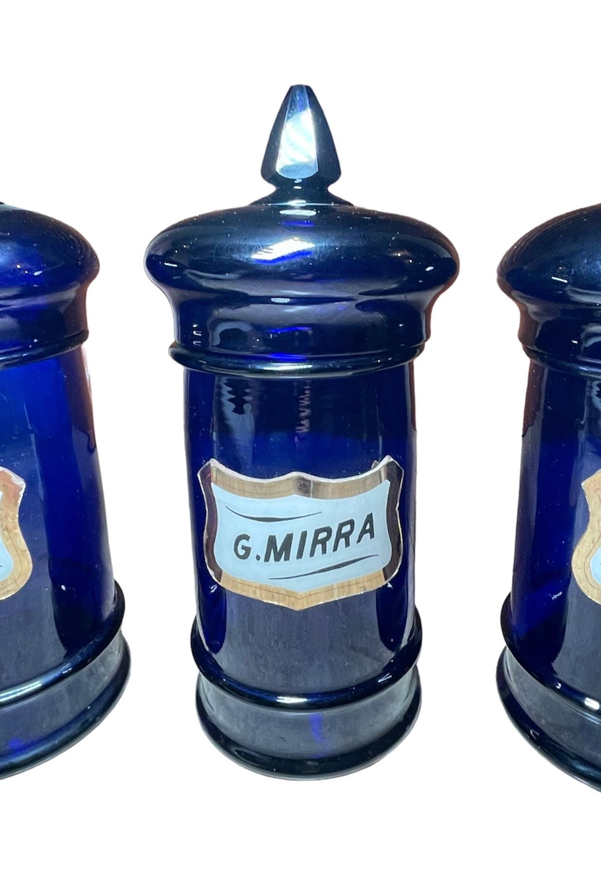 Set von vier kobaltblauen Glas-Apothekergefäßen (Unbekannt) im Angebot