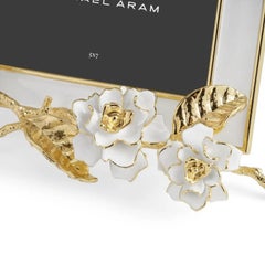 Satz von vier zeitgenössischen goldenen Metall- und Emaille-Fotorahmen mit Blumen