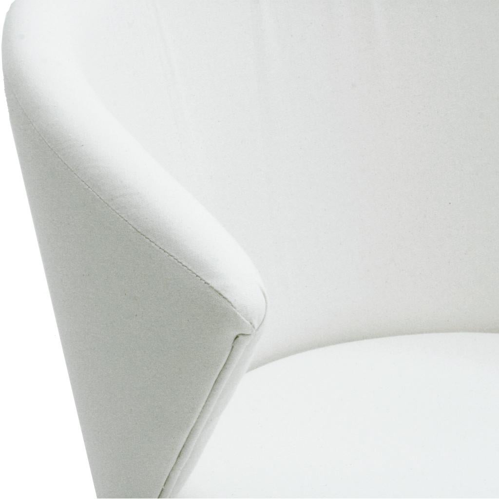 Set of Four Contemporary Modern White Fabric Chairs For Sale 3