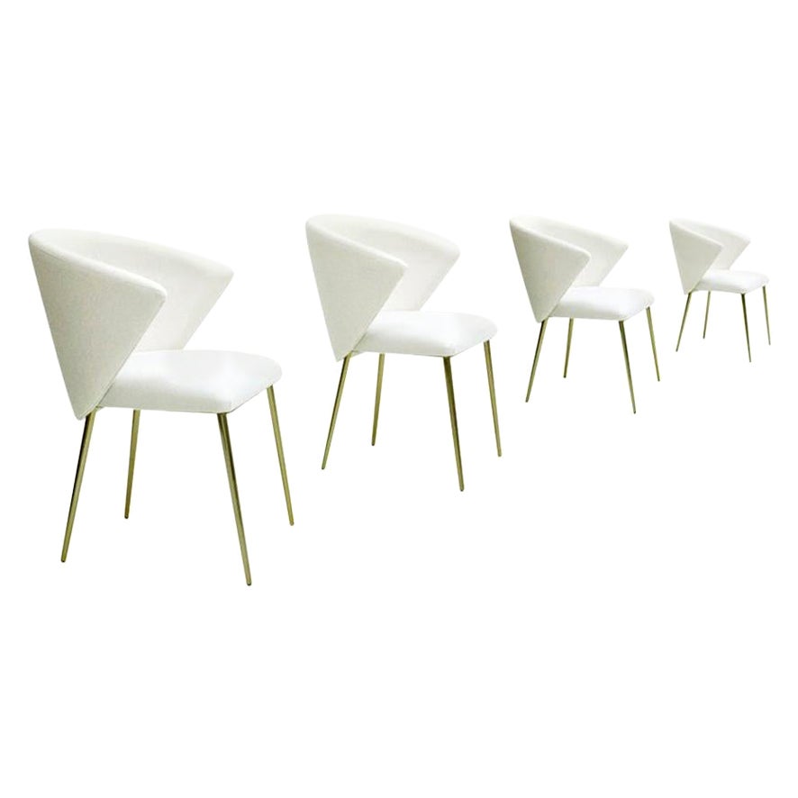 Ensemble de quatre chaises contemporaines modernes en tissu blanc