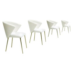Ensemble de quatre chaises contemporaines modernes en tissu blanc