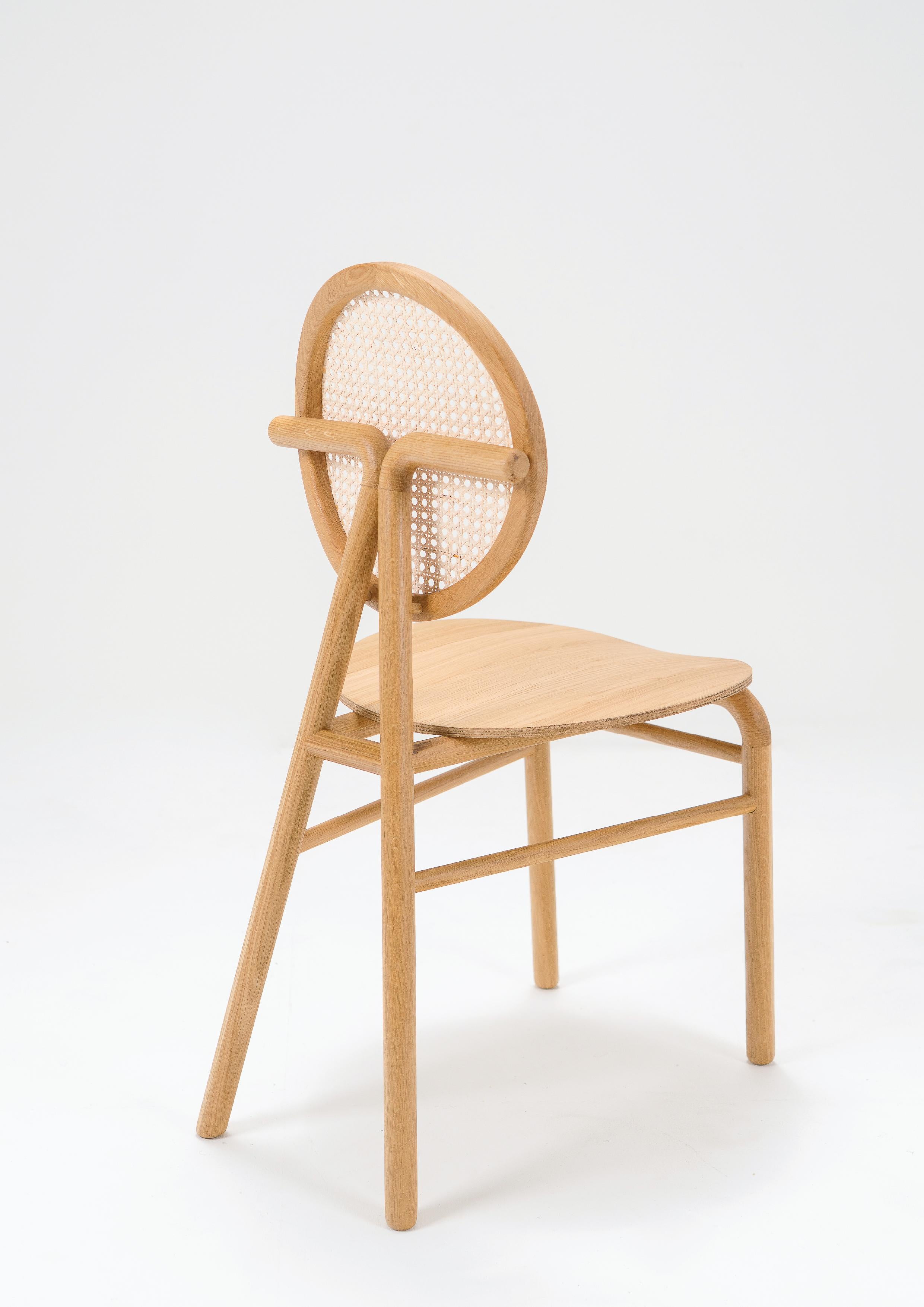 Set aus vier Contemporary OAK Esszimmerstühlen mit Rohrrückenlehnen - Modell Dumick (Moderne) im Angebot