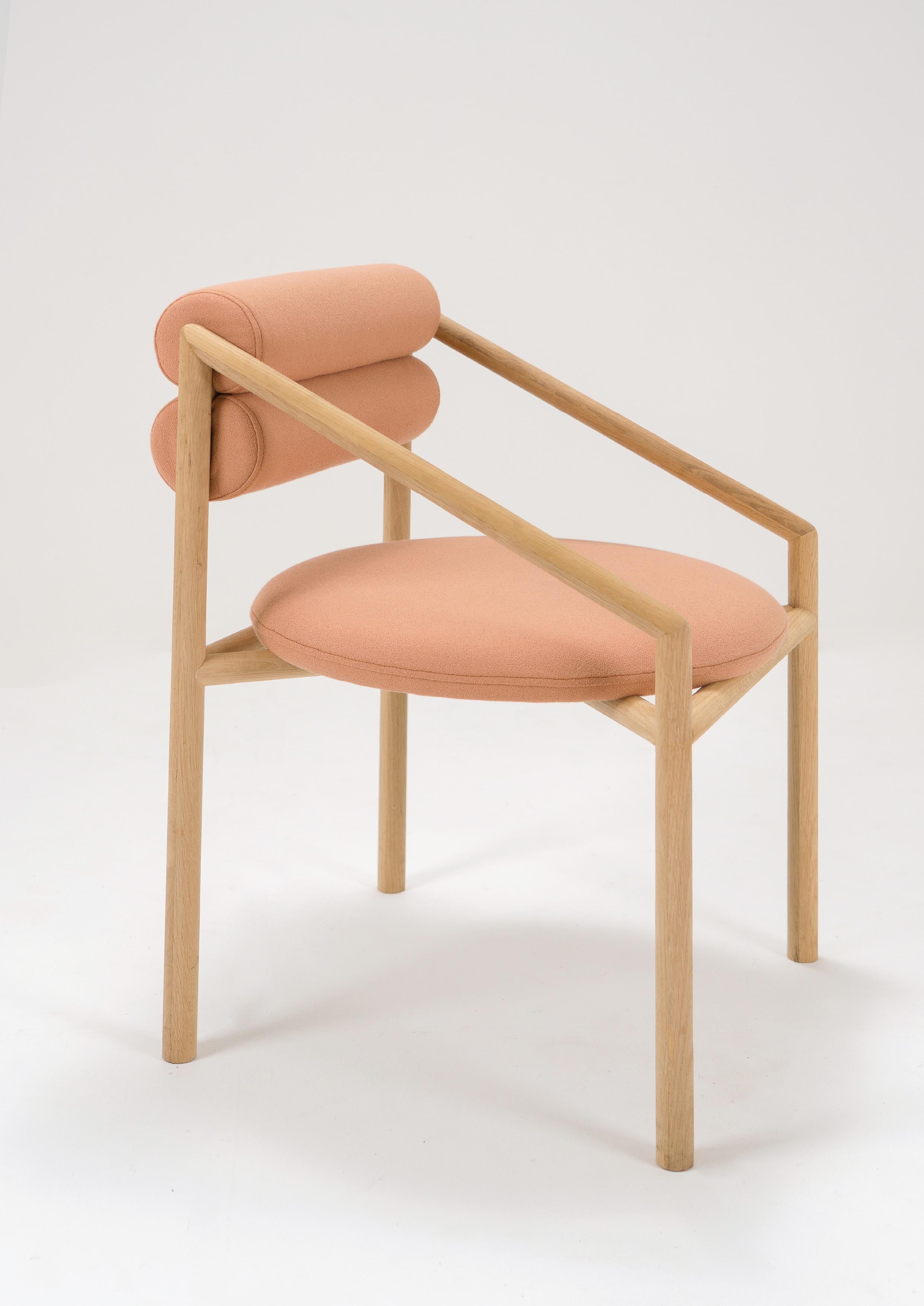 Juego de cuatro sillas de comedor contemporáneas de roble con respaldo cilíndrico tapizado Mexicano en venta