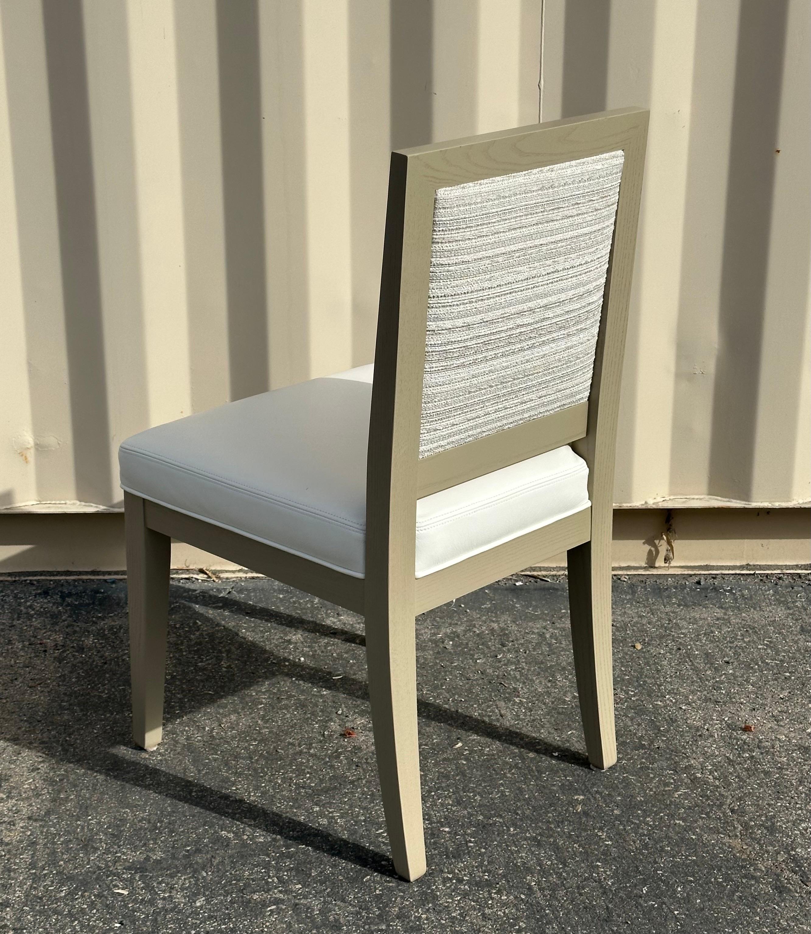 Ensemble de quatre chaises de salle à manger contemporaines en cuir blanc par Silva en vente 6