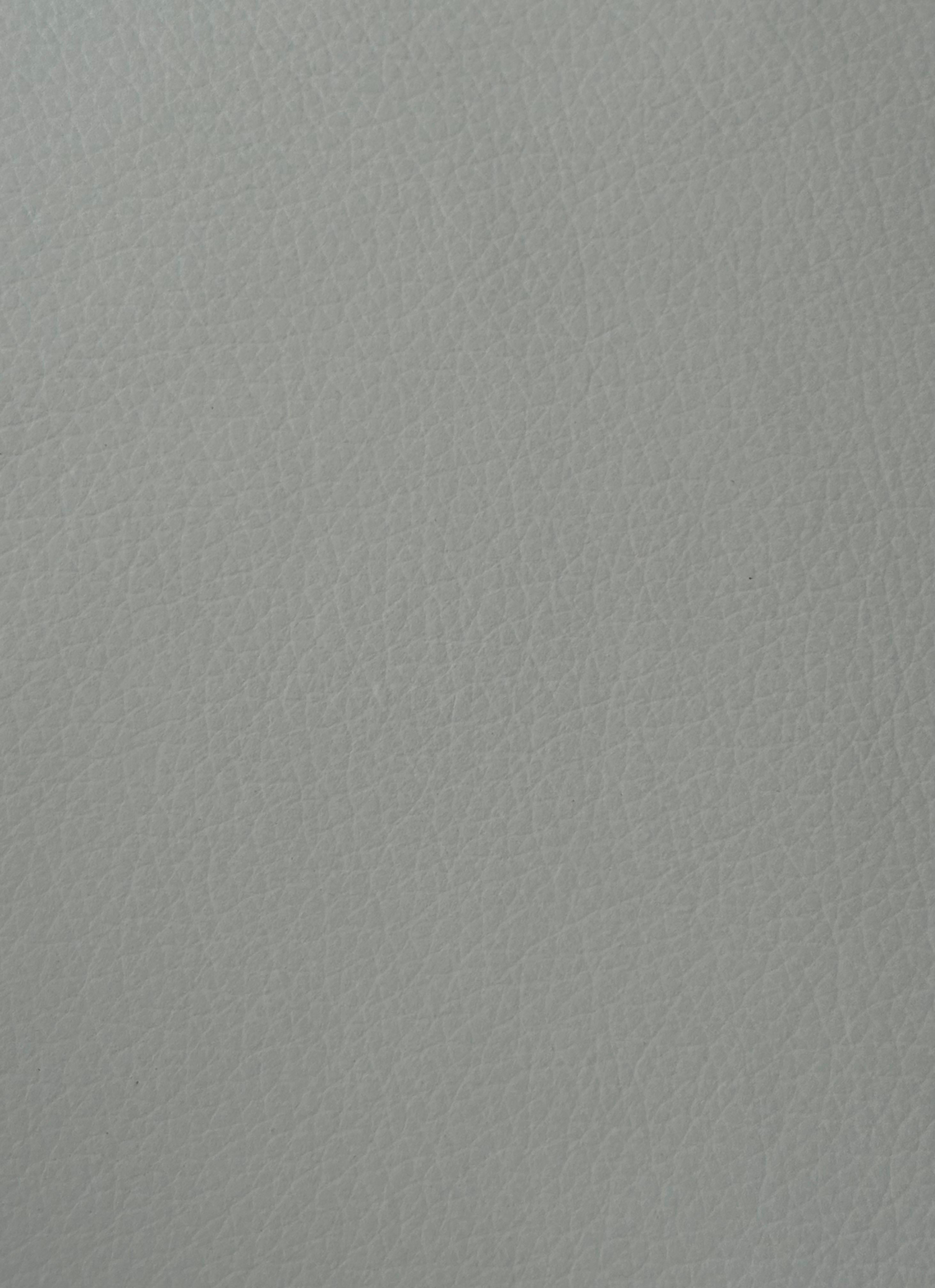 Ensemble de quatre chaises de salle à manger contemporaines en cuir blanc par Silva en vente 8