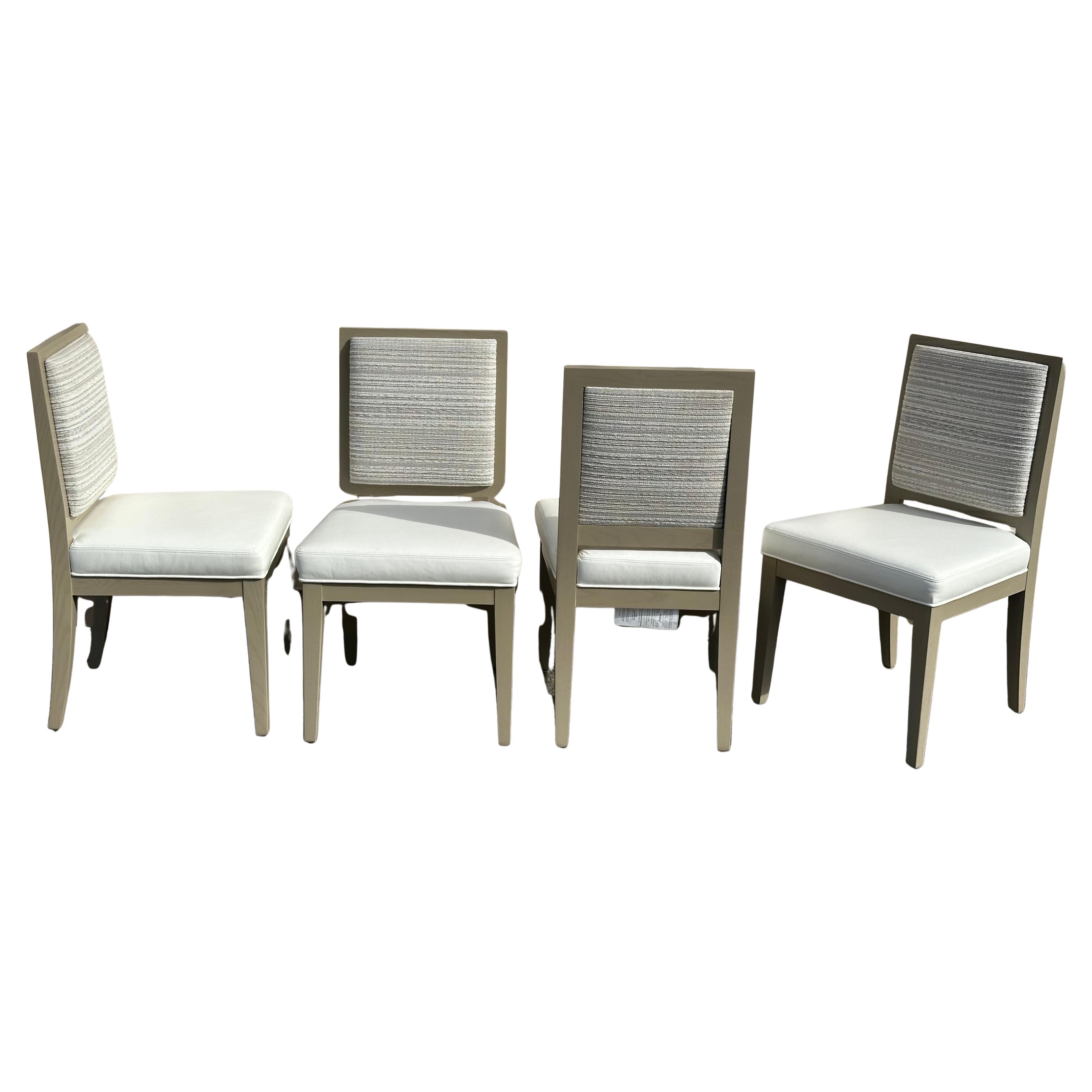 Ensemble de quatre chaises de salle à manger contemporaines en cuir blanc par Silva