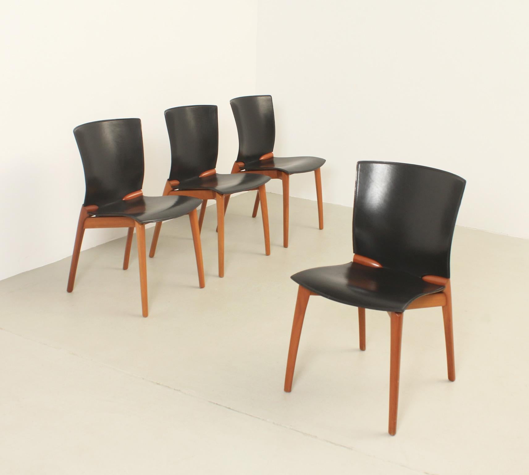 Fin du 20e siècle Ensemble de quatre chaises Cos par Josep Lluscà pour Cassina, Italie, 1994
