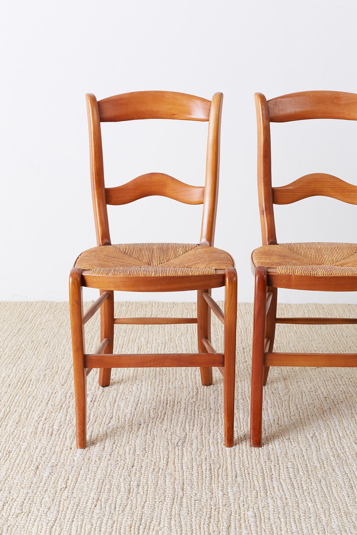 Set of Four Country French Rush Seat Dining Chairs In Good Condition In Rio Vista, CA