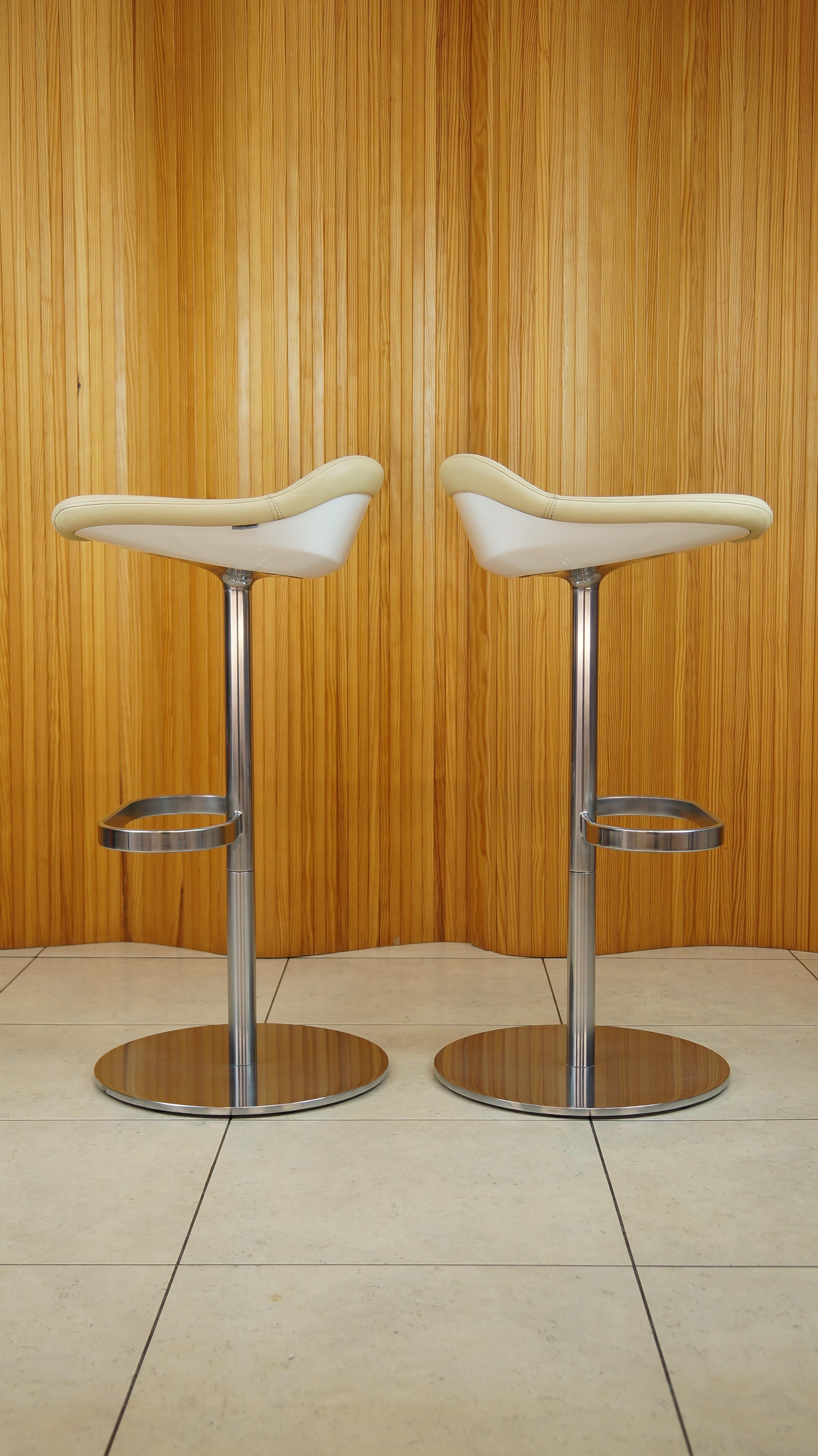 Set of Four Cream Leather Walter Knoll Turtle Bar/Counter Stools, Pearson, Lloyd 12