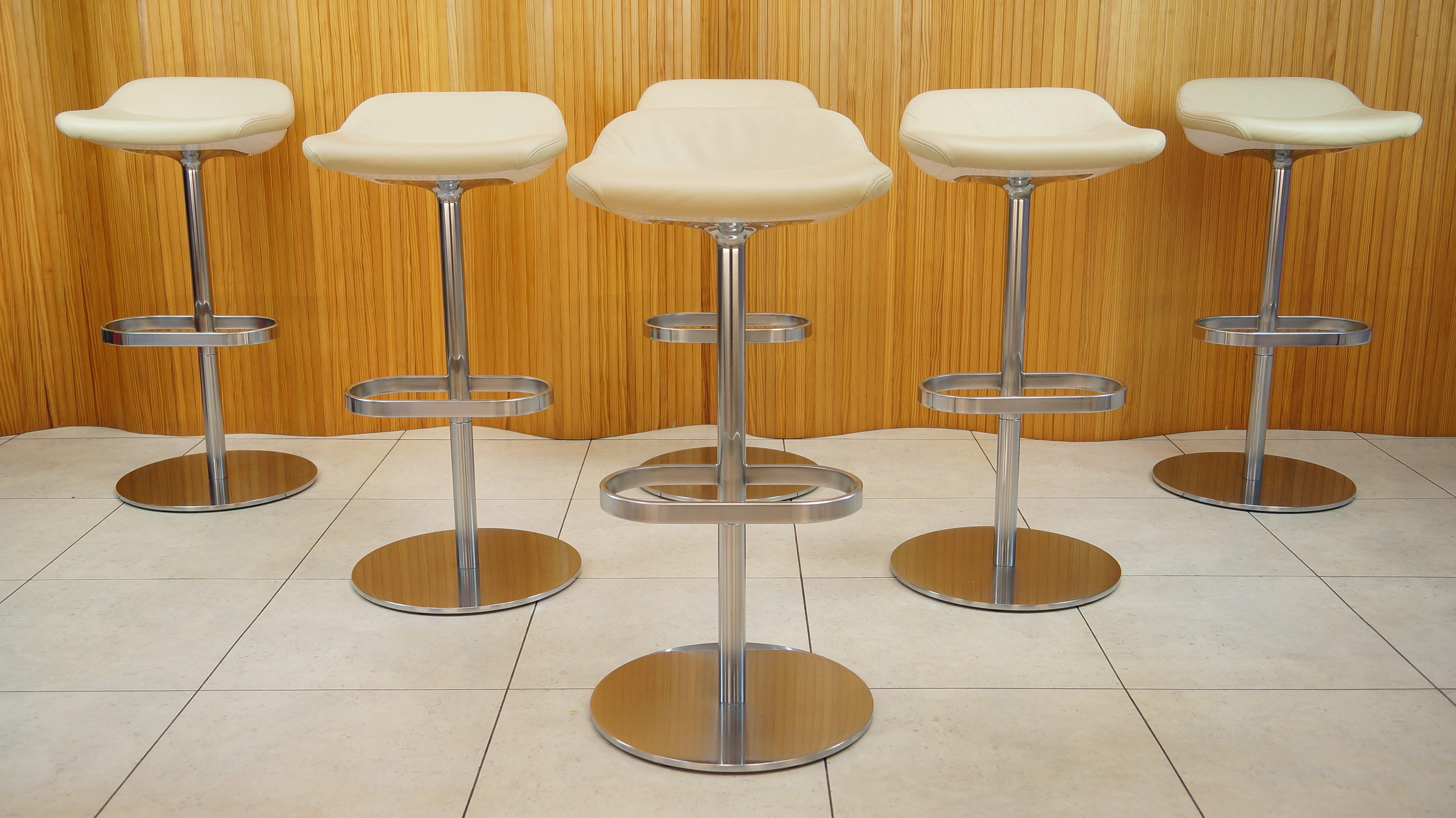 Set of Four Cream Leather Walter Knoll Turtle Bar/Counter Stools, Pearson, Lloyd 1