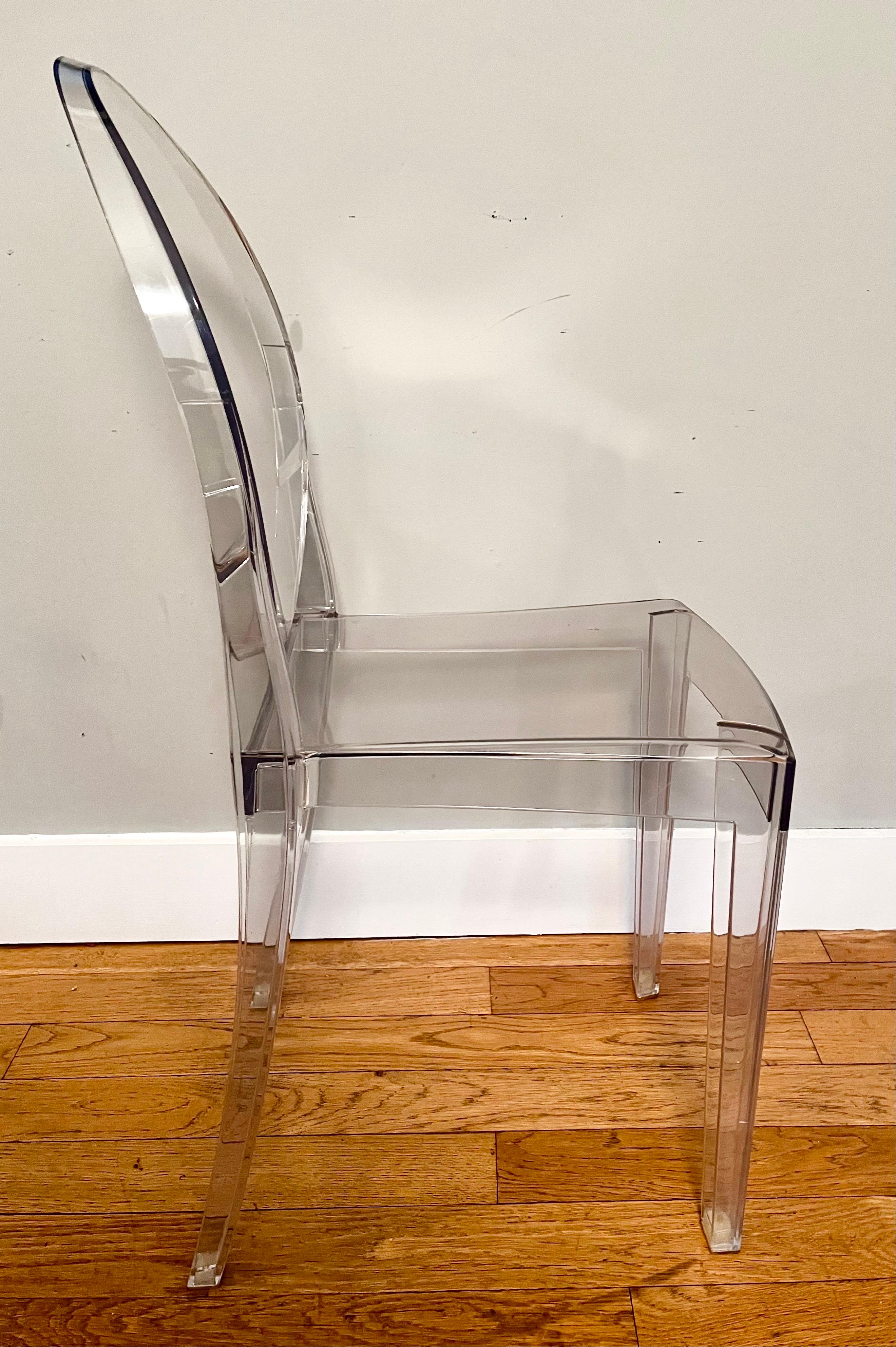 italien Ensemble de quatre chaises Victoria Ghost de Philippe Starck pour Kartell, 2006 en vente