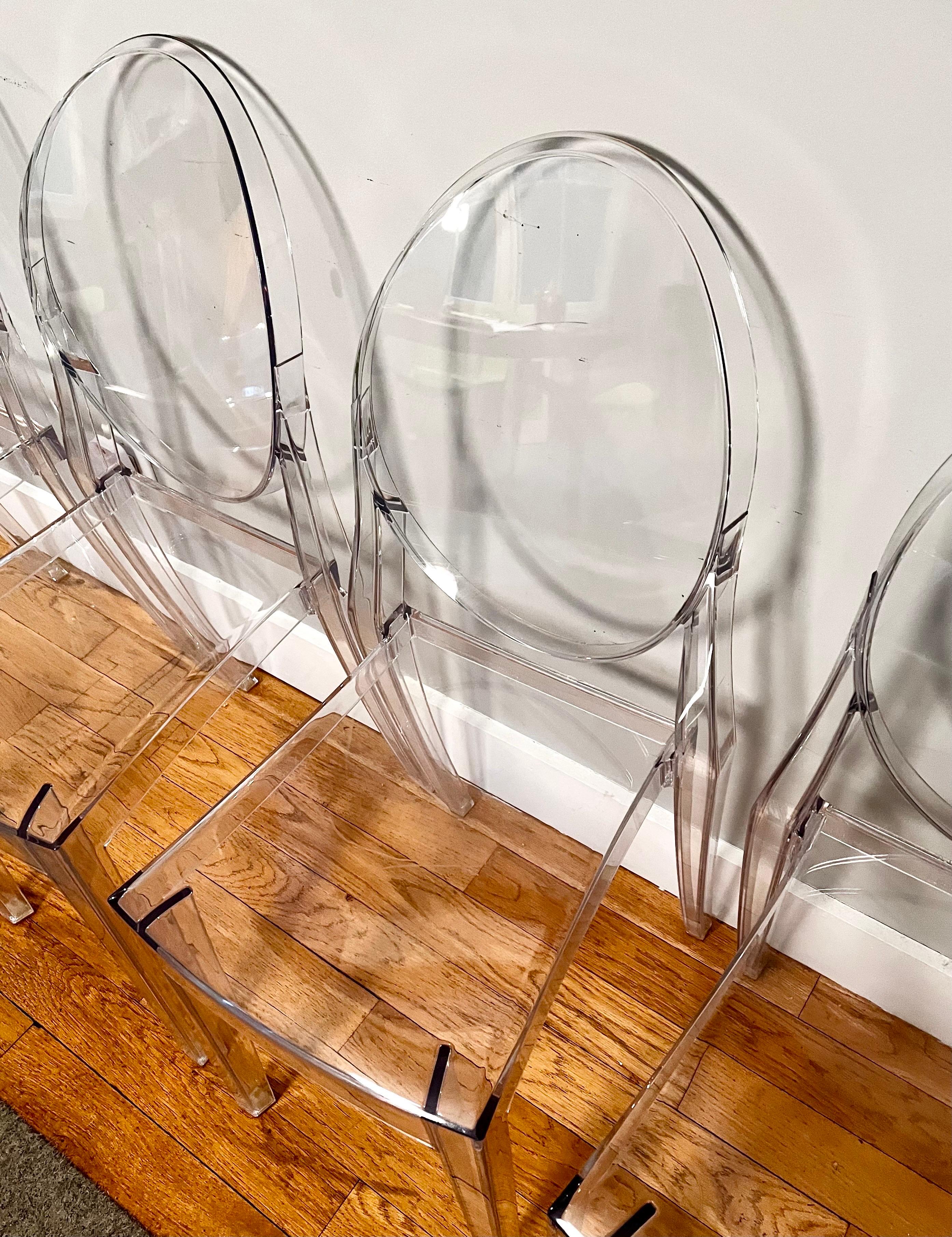 Ensemble de quatre chaises Victoria Ghost de Philippe Starck pour Kartell, 2006 en vente 1