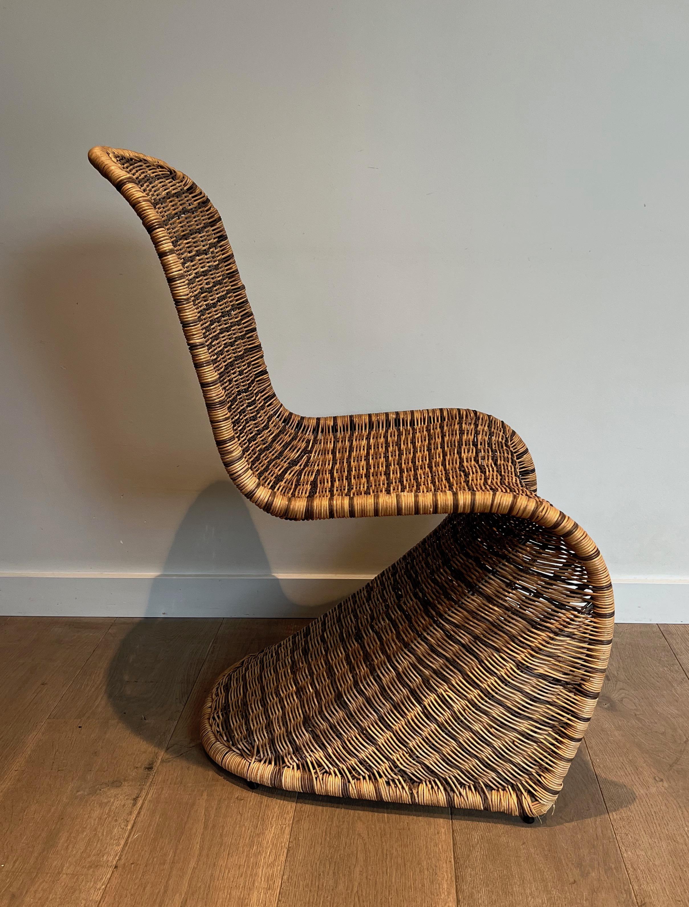 Late 20th Century Set of Four Curved Rattan Chairs For Sale
