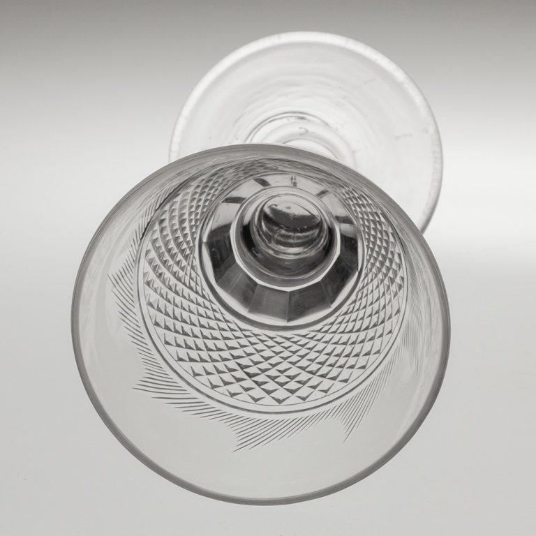 Juego de cuatro copas de vino antiguas de cristal tallado c1850 Mediados del siglo XIX en venta