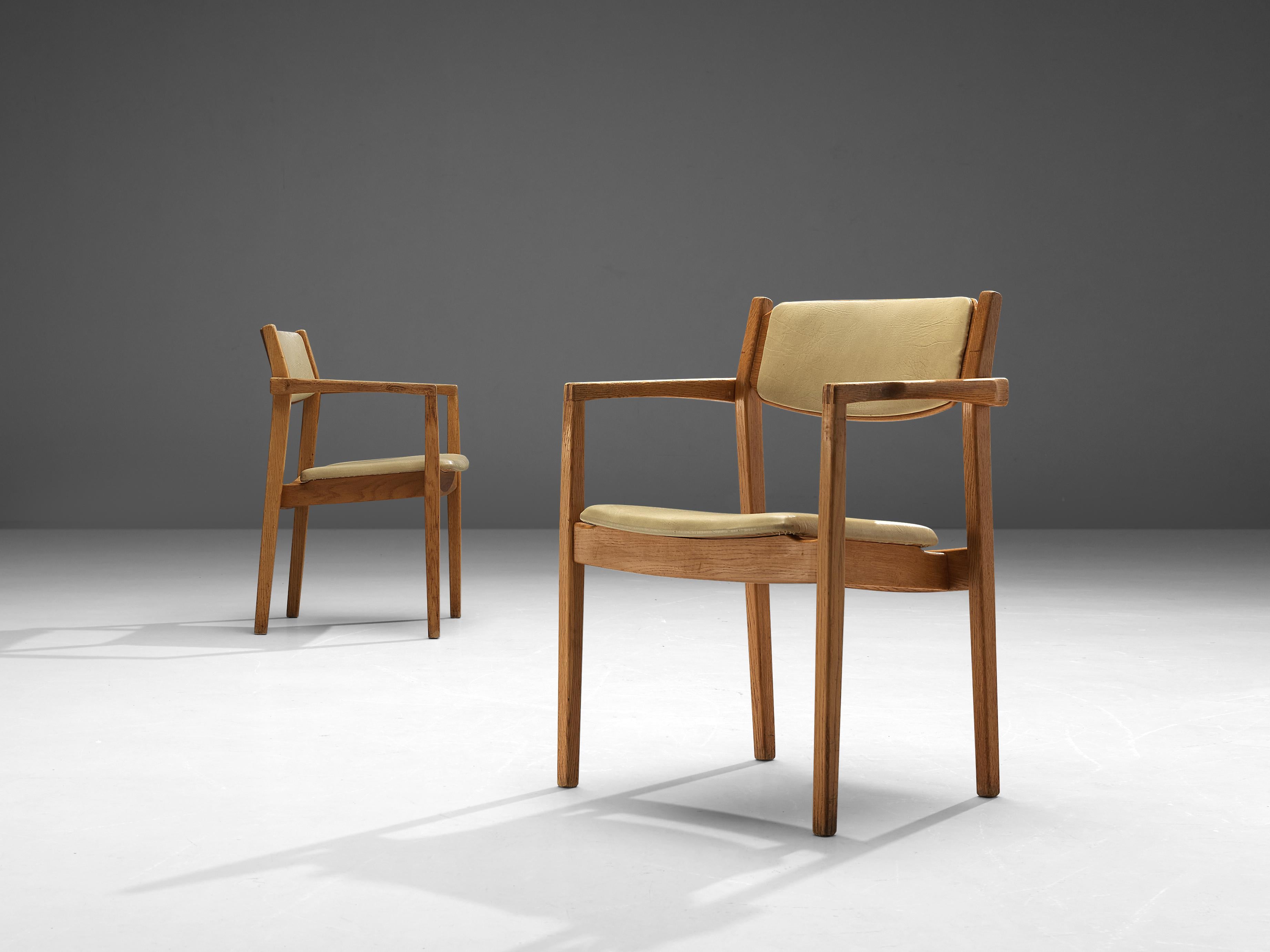 Quercia Set danese di quattro poltrone in Oak e similpelle beige in vendita