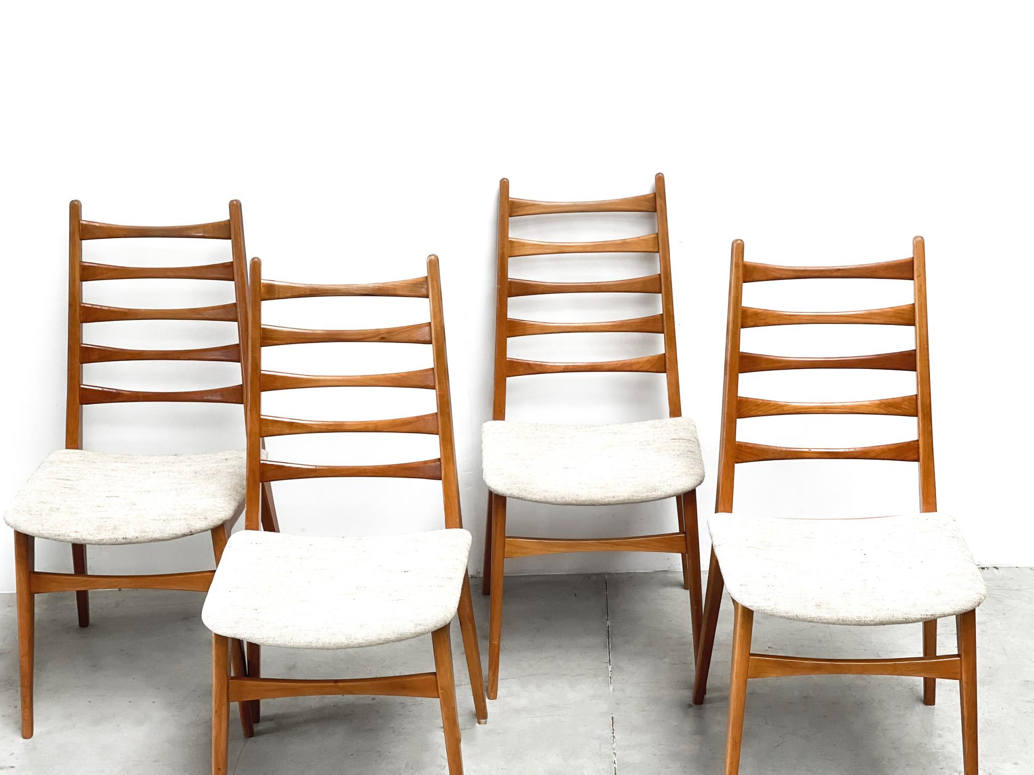 ensemble de quatre chaises de salle à manger danoises en vente 2
